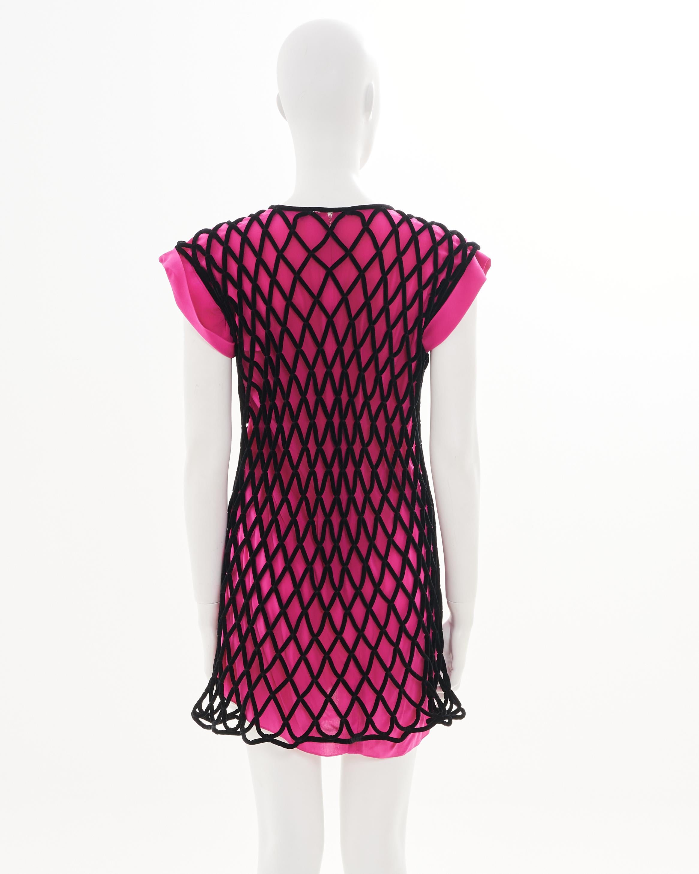 Balenciaga F/W 2011 Vestido de cóctel de terciopelo cruzado en contraste rosa Gray en venta