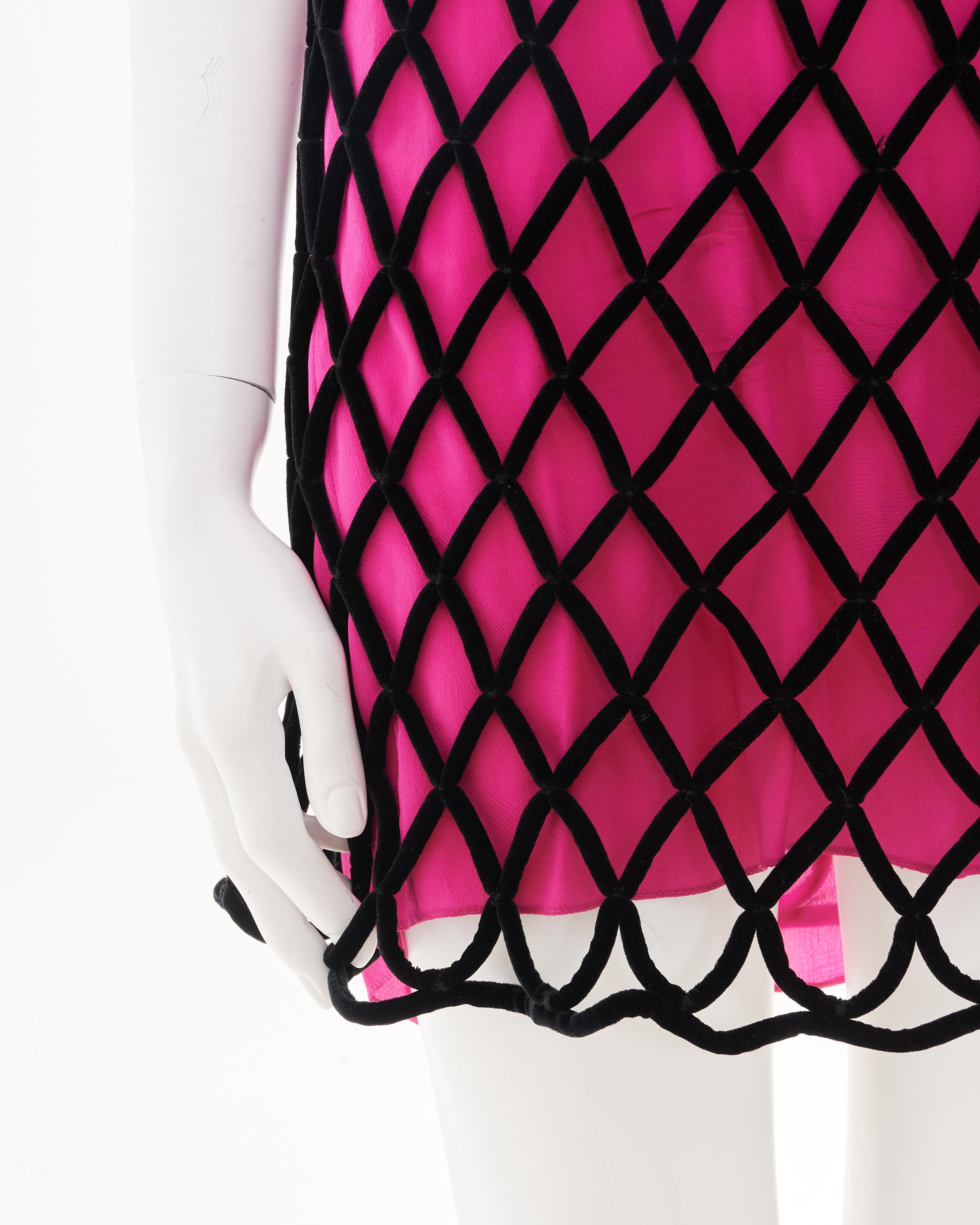 Balenciaga F/W 2011 Vestido de cóctel de terciopelo cruzado en contraste rosa en venta 1