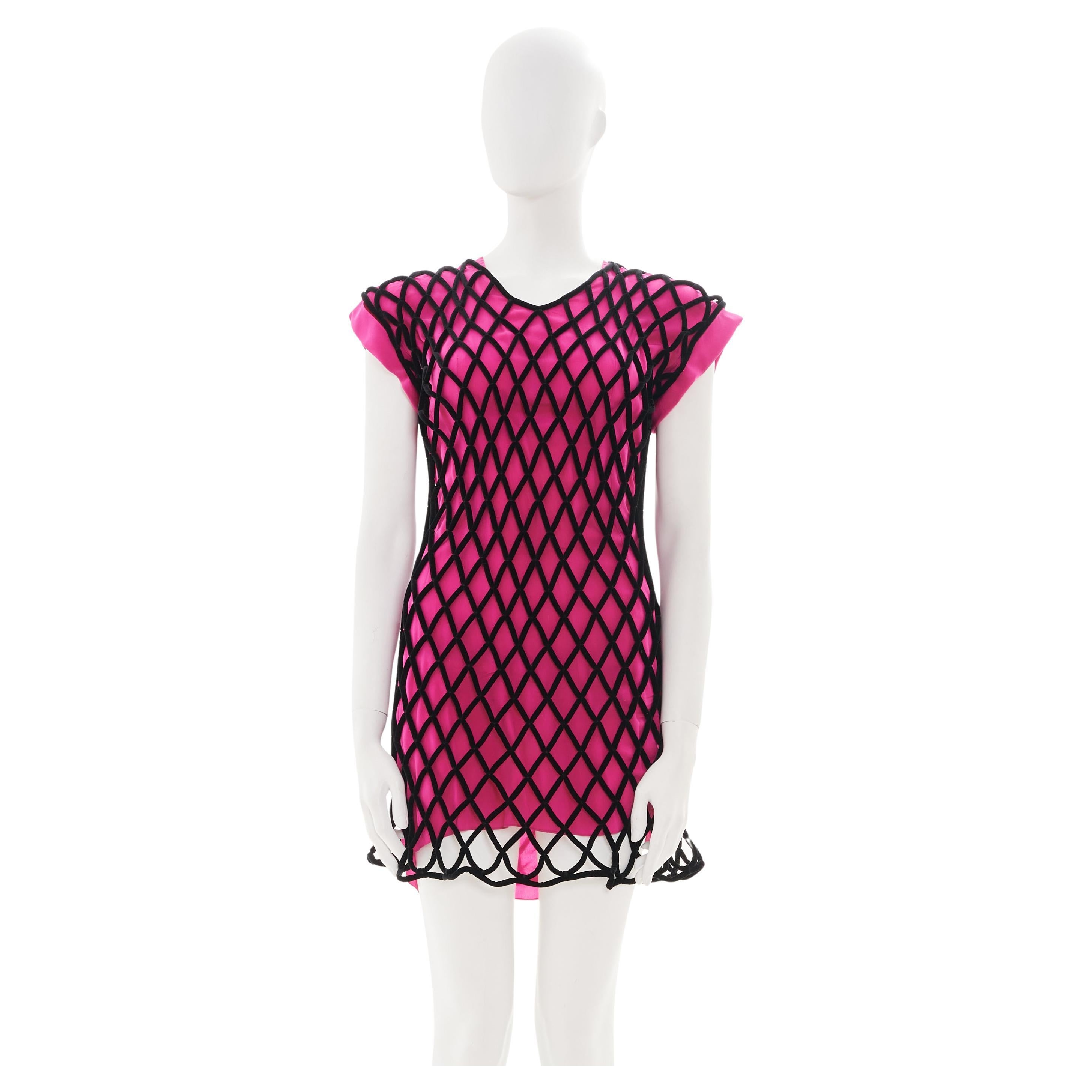 Balenciaga F/W 2011 Vestido de cóctel de terciopelo cruzado en contraste rosa en venta