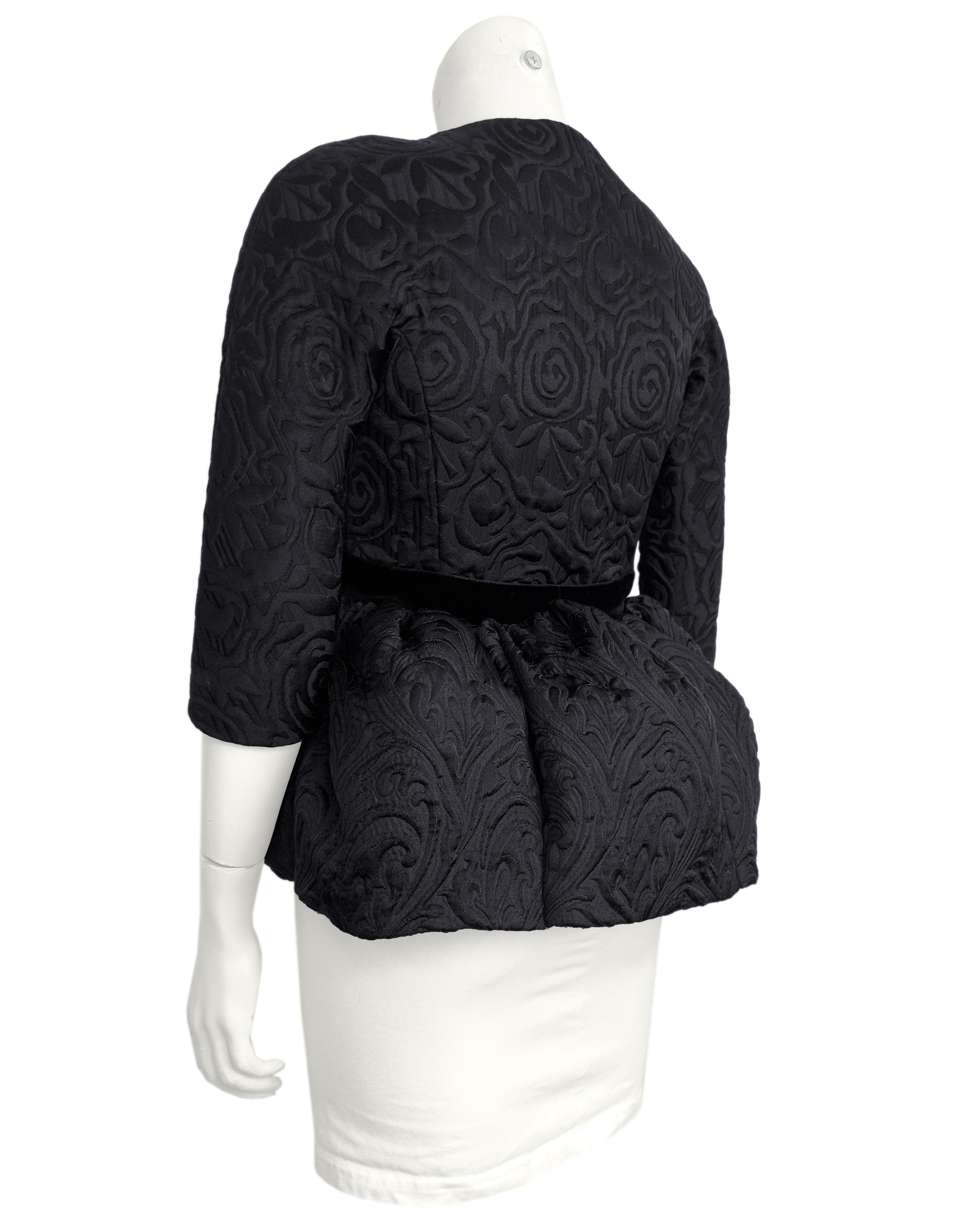 Noir Balenciaga Automne 2006 - Veste en brocart noir avec péplum exagéré en vente