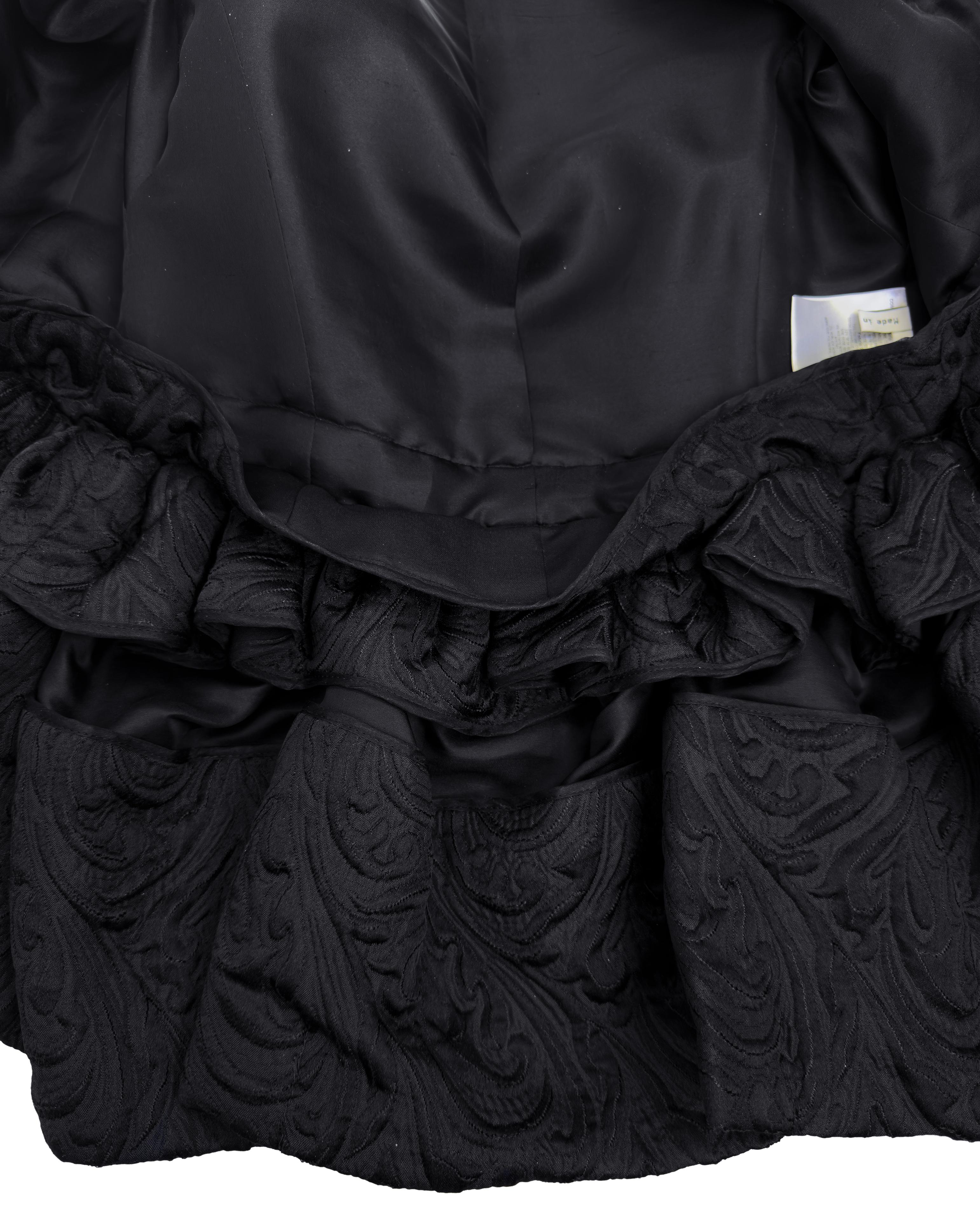 Balenciaga Automne 2006 - Veste en brocart noir avec péplum exagéré Pour femmes en vente