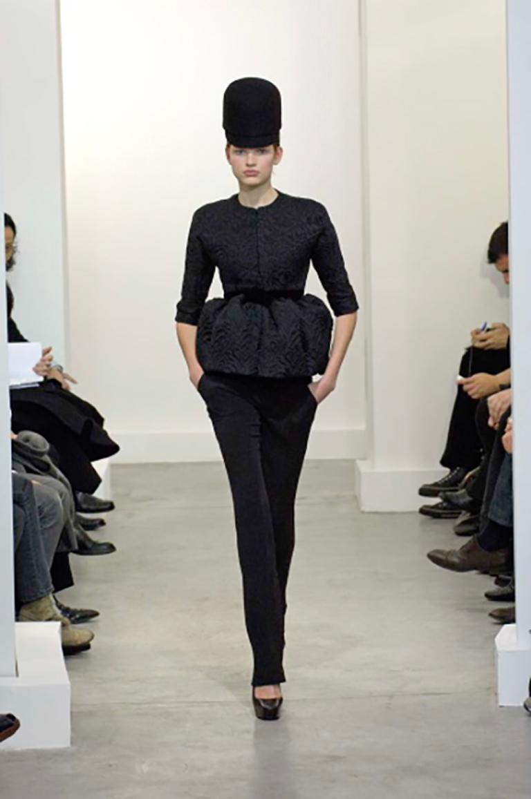 Balenciaga Automne 2006 - Veste en brocart noir avec péplum exagéré en vente 2