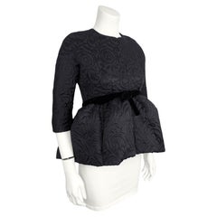 Balenciaga Otoño 2006 Chaqueta brocada negra con peplum exagerado