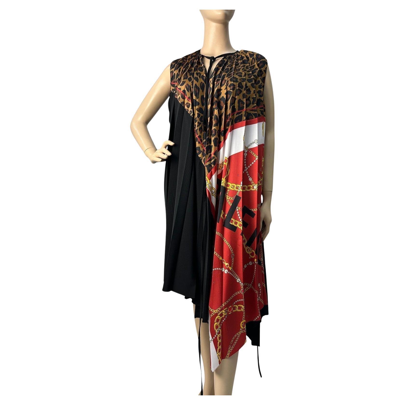 BALENCIAGA - Robe à foulard imprimé floral et logo en multicolore en vente