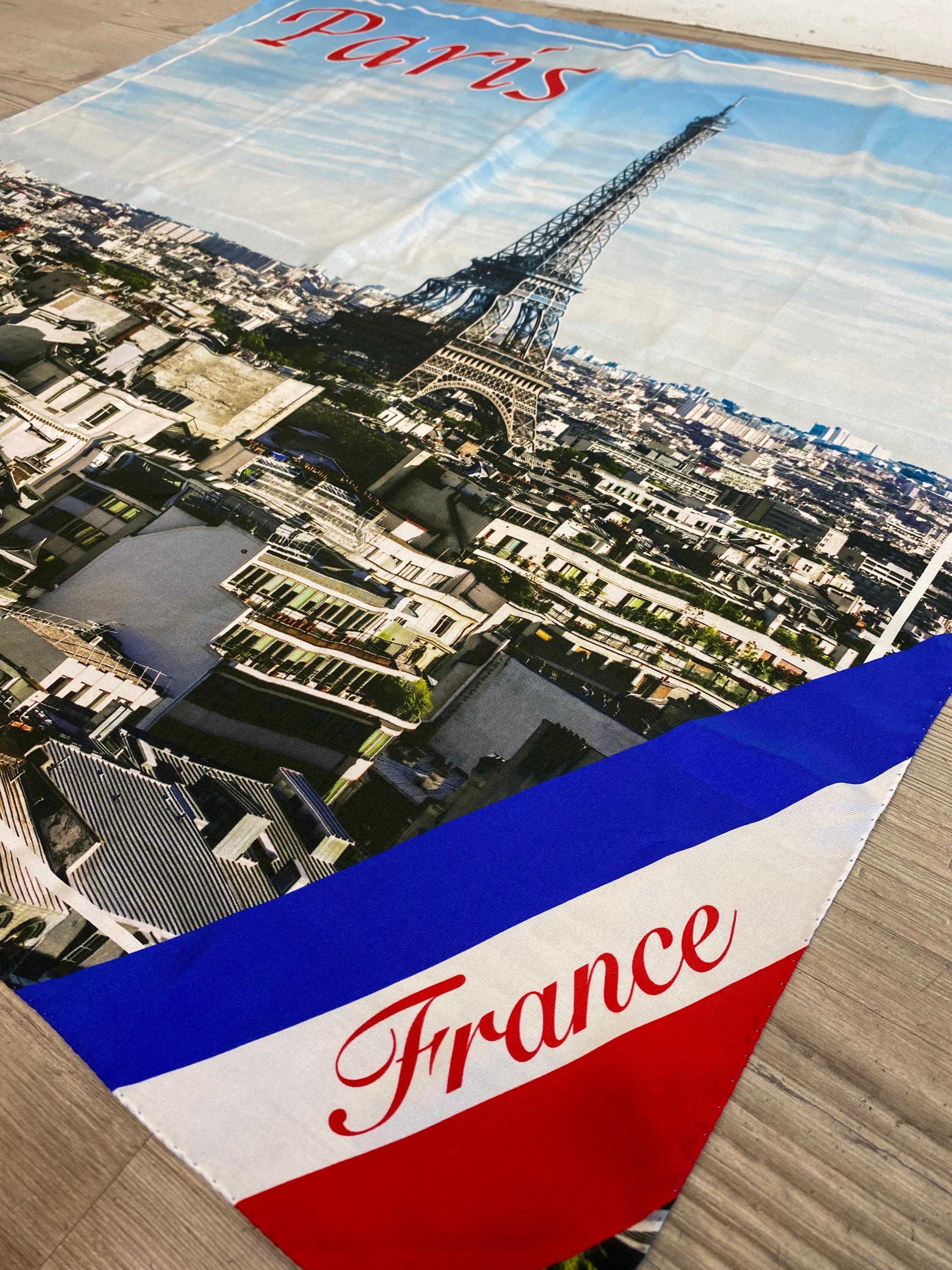 Pañuelo Balenciaga de satén de seda con estampado París.

En perfecto estado.

89 cm x 89 cm