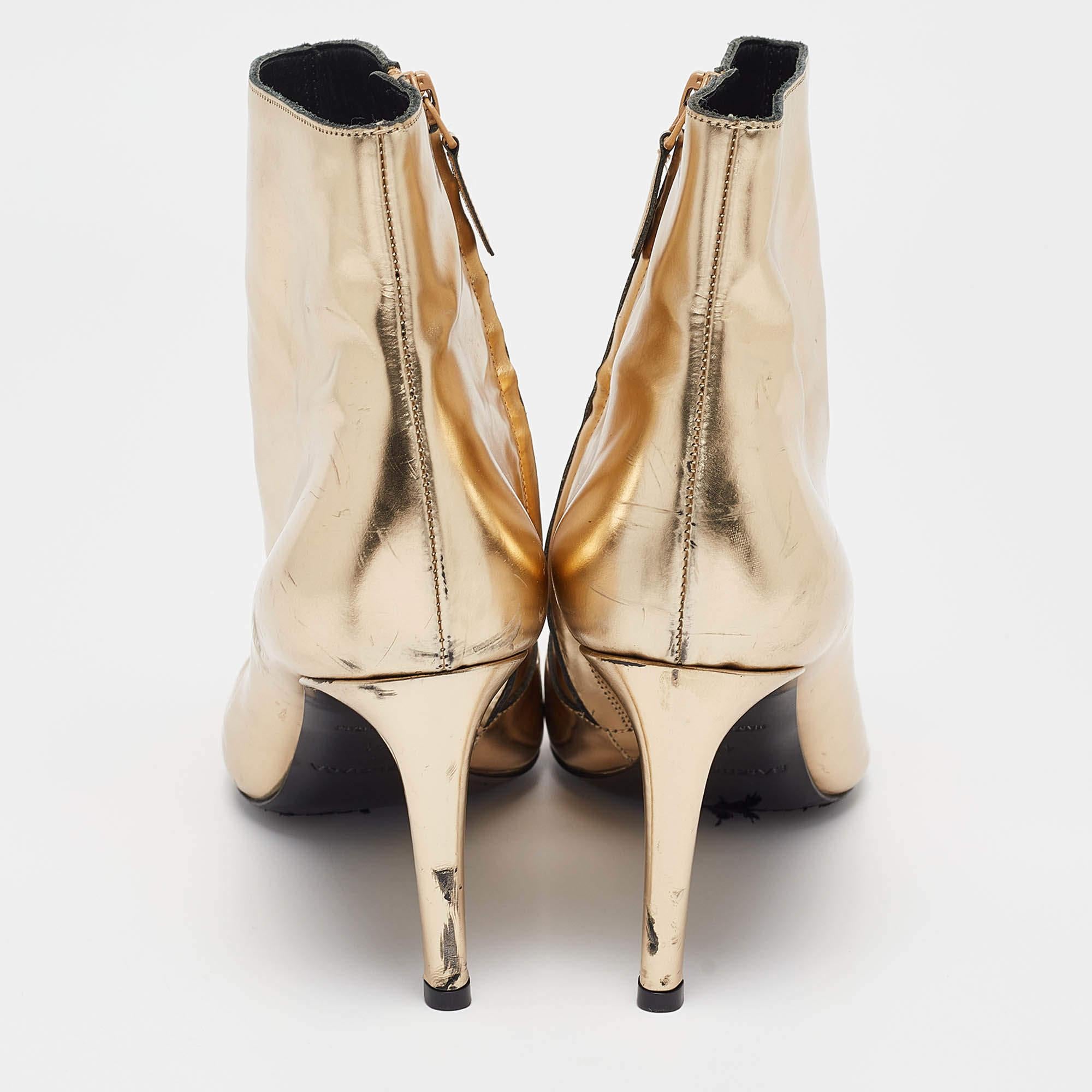 Balenciaga bottes de longueur cheville en cuir doré taille 41 Pour femmes en vente