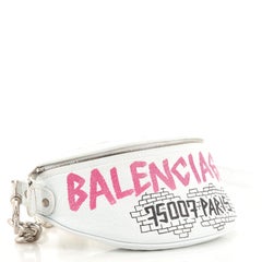 Balenciaga Graffiti Souvenir Gürteltasche aus Leder XXS