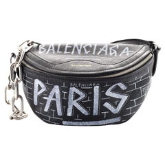 Balenciaga - Sac ceinture Souvenir Graffiti en cuir XXS