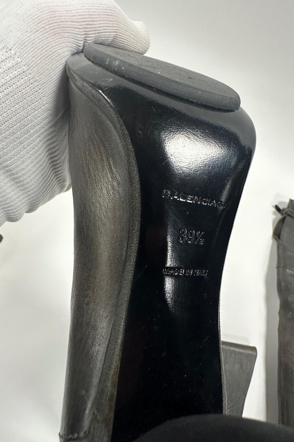 Balenciaga Grained Calfskin Leather Knee High Boots 110 (39.5 EU) For Sale 5