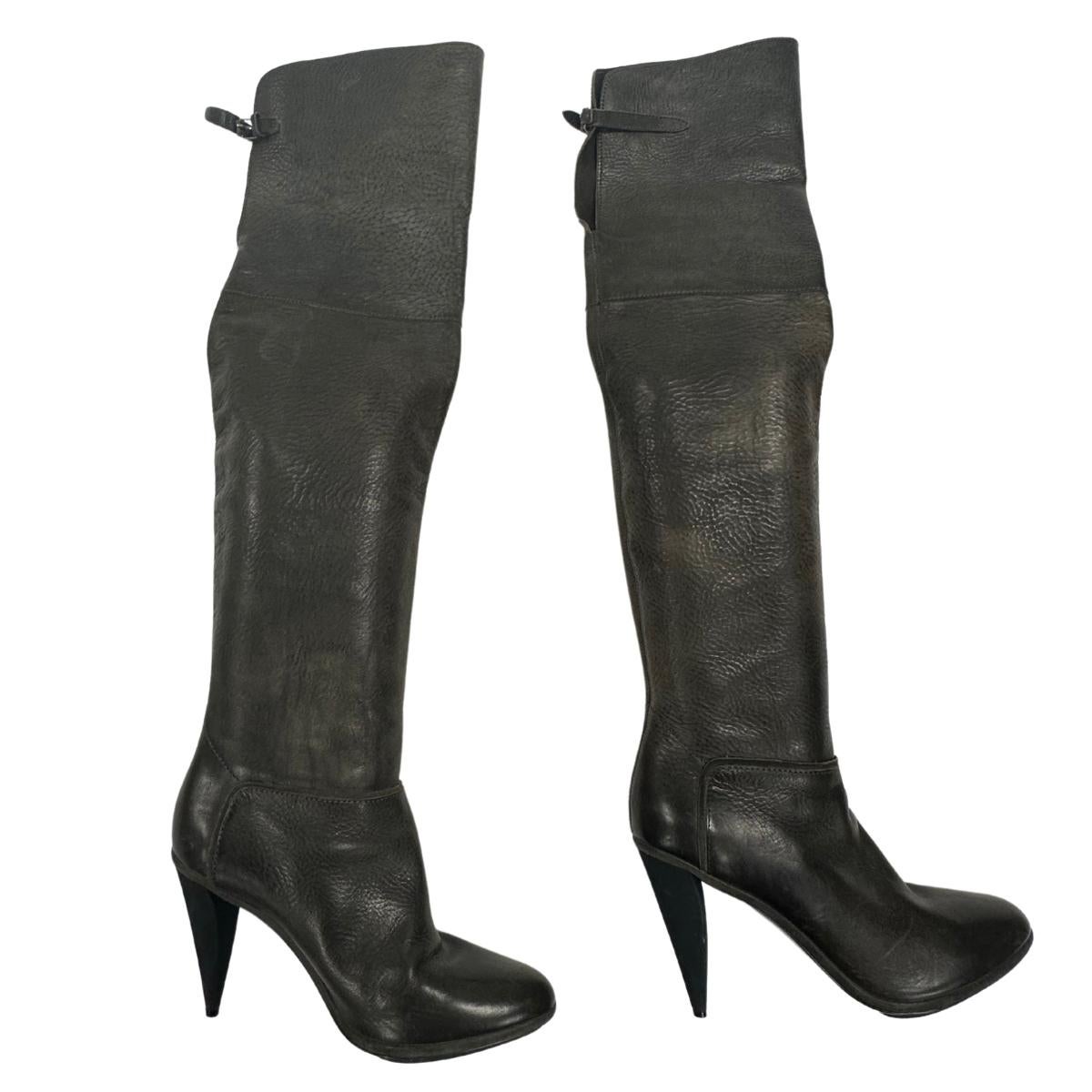 Black Balenciaga Grained Calfskin Leather Knee High Boots 110 (39.5 EU) For Sale