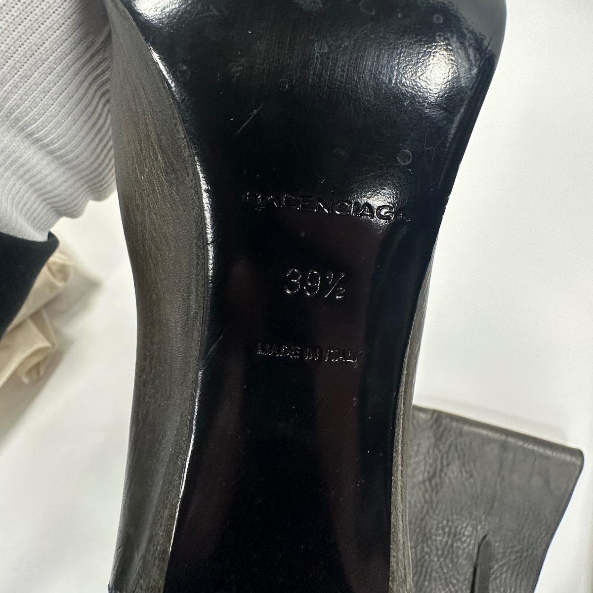 Balenciaga Grained Calfskin Leather Knee High Boots 110 (39.5 EU) For Sale 4