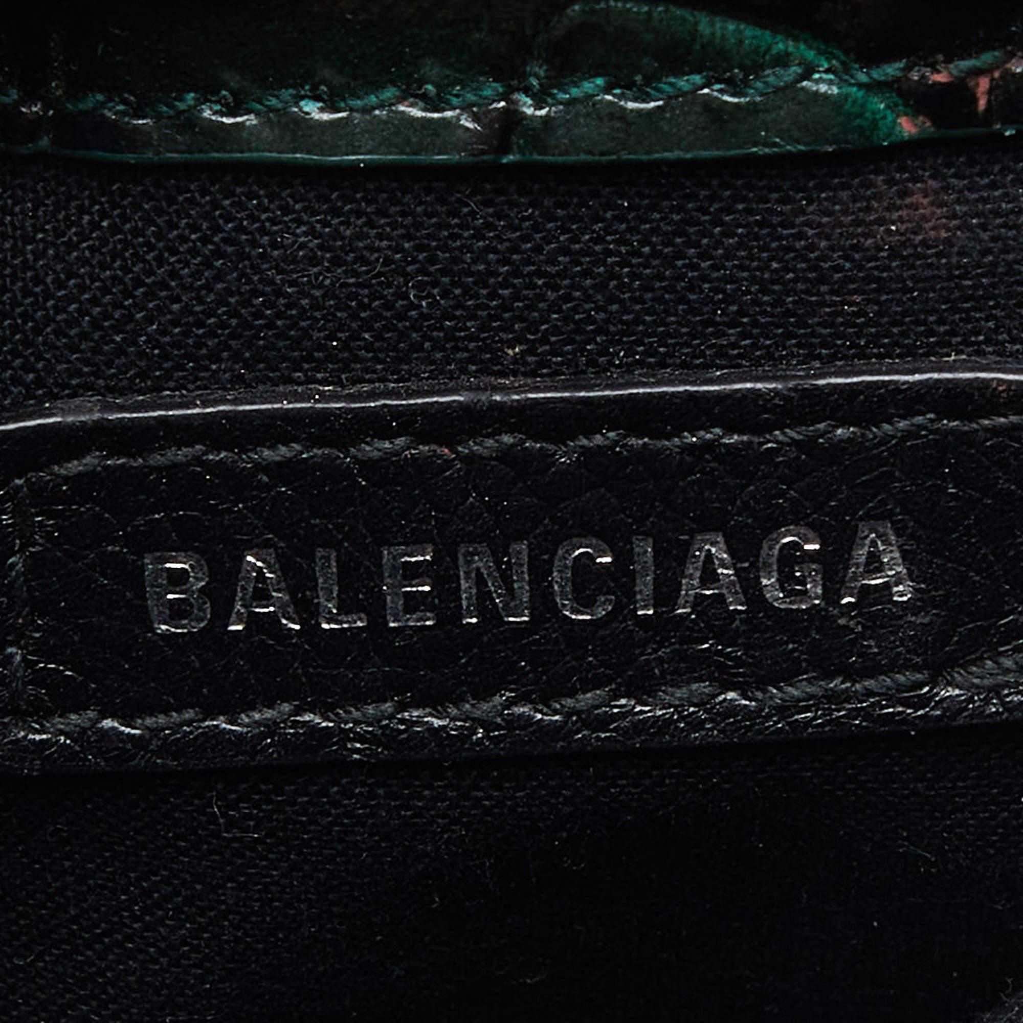Balenciaga Green/Black Croc Embossed Leather Phone Crossbody Bag For Sale 2