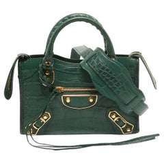 Balenciaga Mini sac en cuir gaufré vert Classic Leather Metallic Edge City Bag