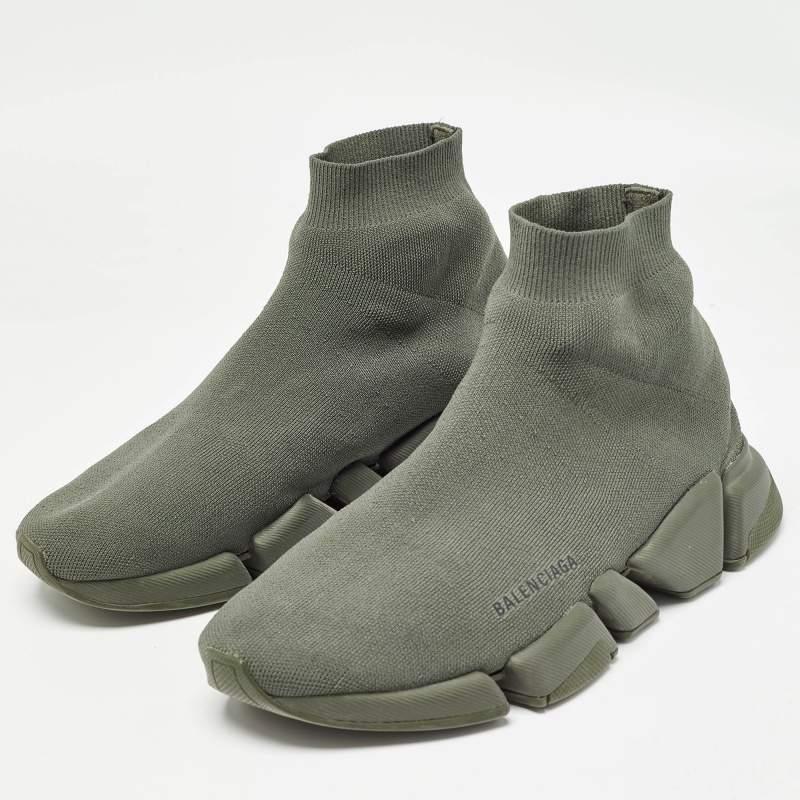 Upgrade your style with these designer sneakers. Meticulously designed for fashion and comfort they're the ideal choice for a trendy and comfortable stride.