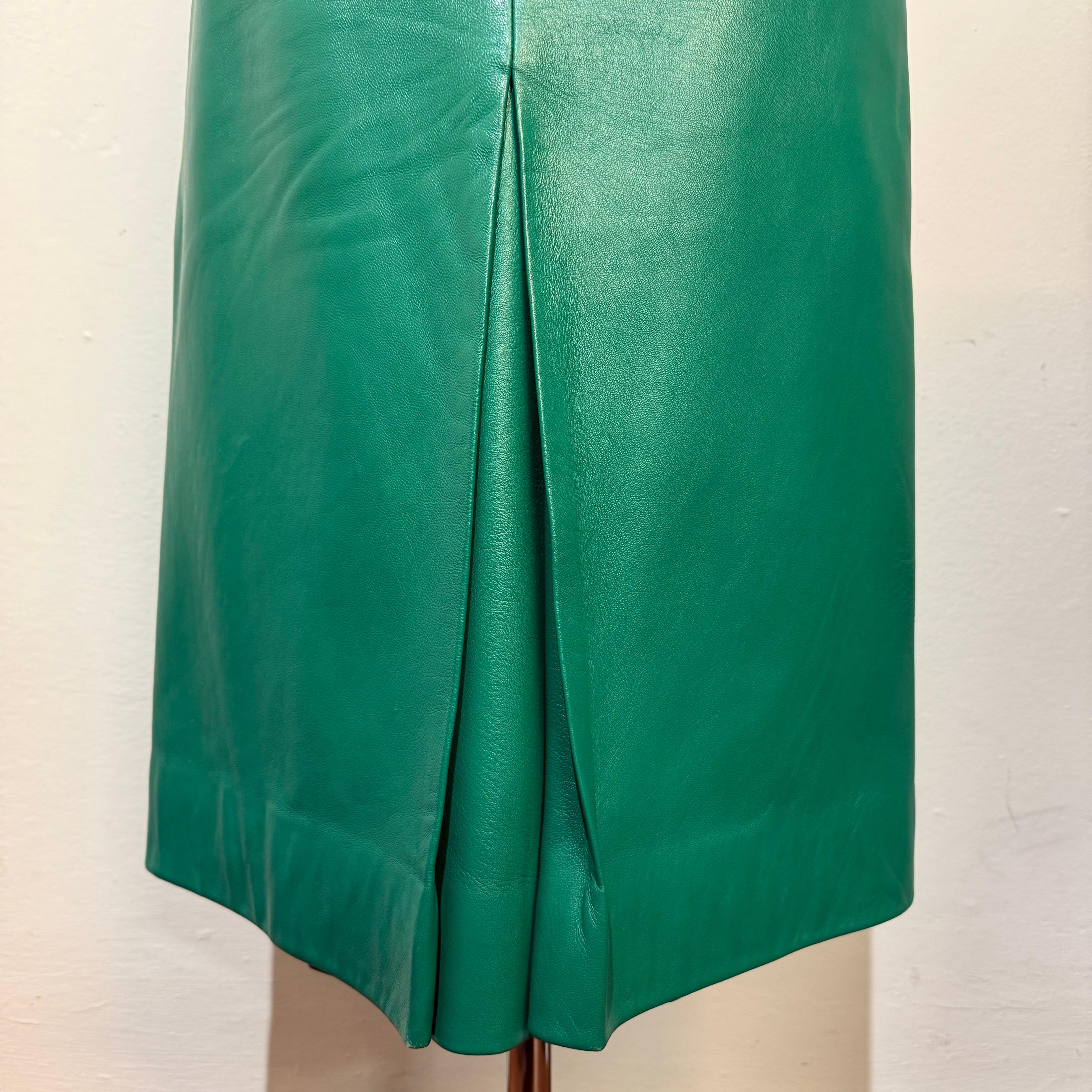 Jupe en cuir vert de Balenciaga Taille FR 34 / IT 38 en vente 2