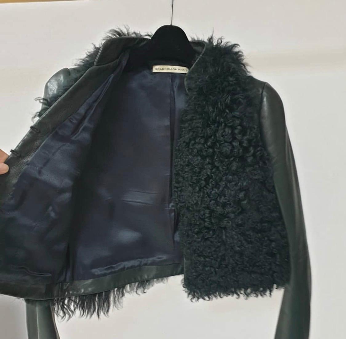 Balenciaga Grünes Leder Schwarz Pelz Jacke 4