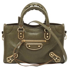 Balenciaga Fourre-tout City en cuir vert Nano Metallic Edge