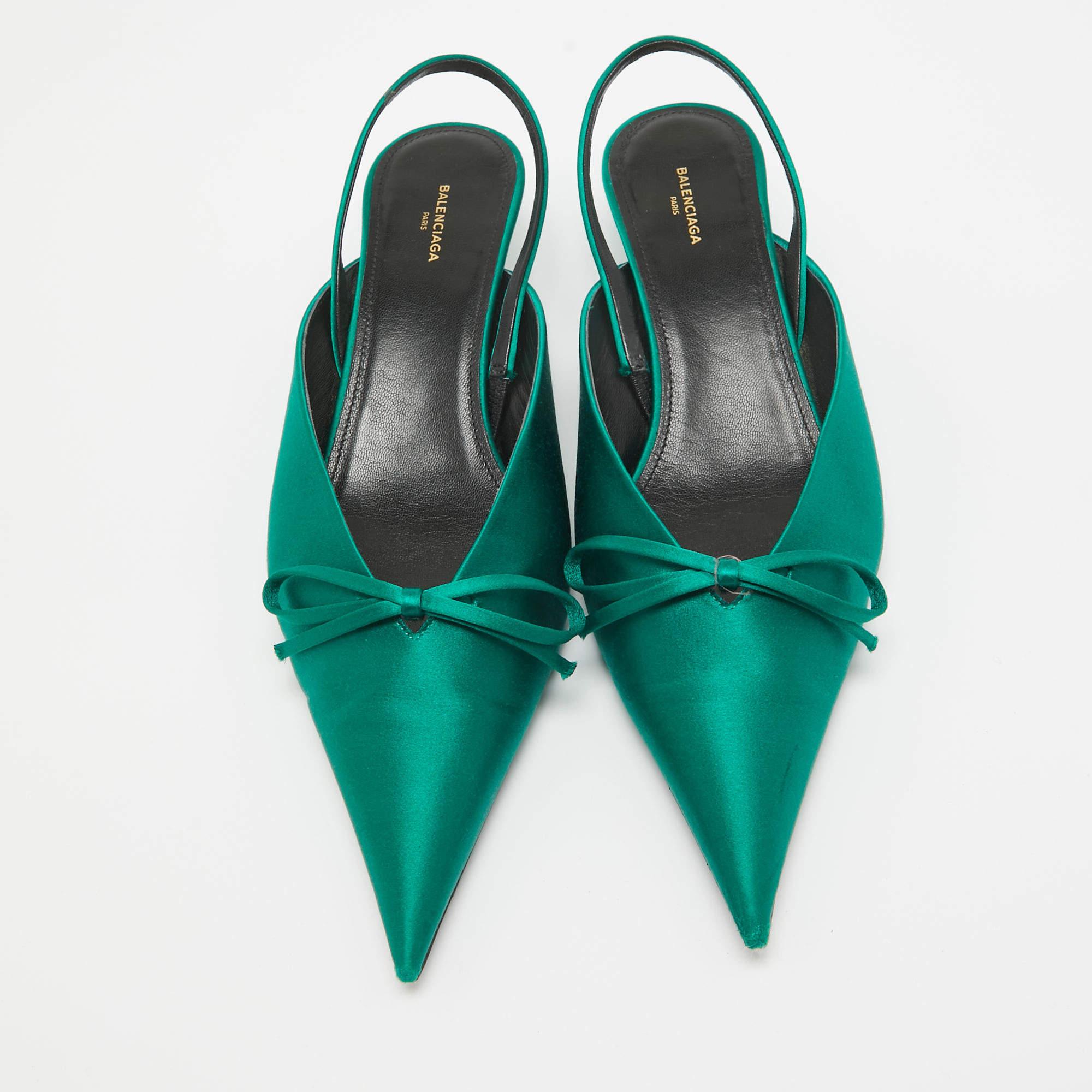 Balenciaga Green Satin Knife Bow Slingback Pumps Size 39 In Good Condition In Dubai, Al Qouz 2