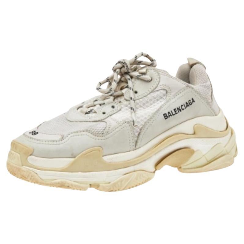 Baskets Triple S Balenciaga grises/beiges en cuir et maille, taille 39