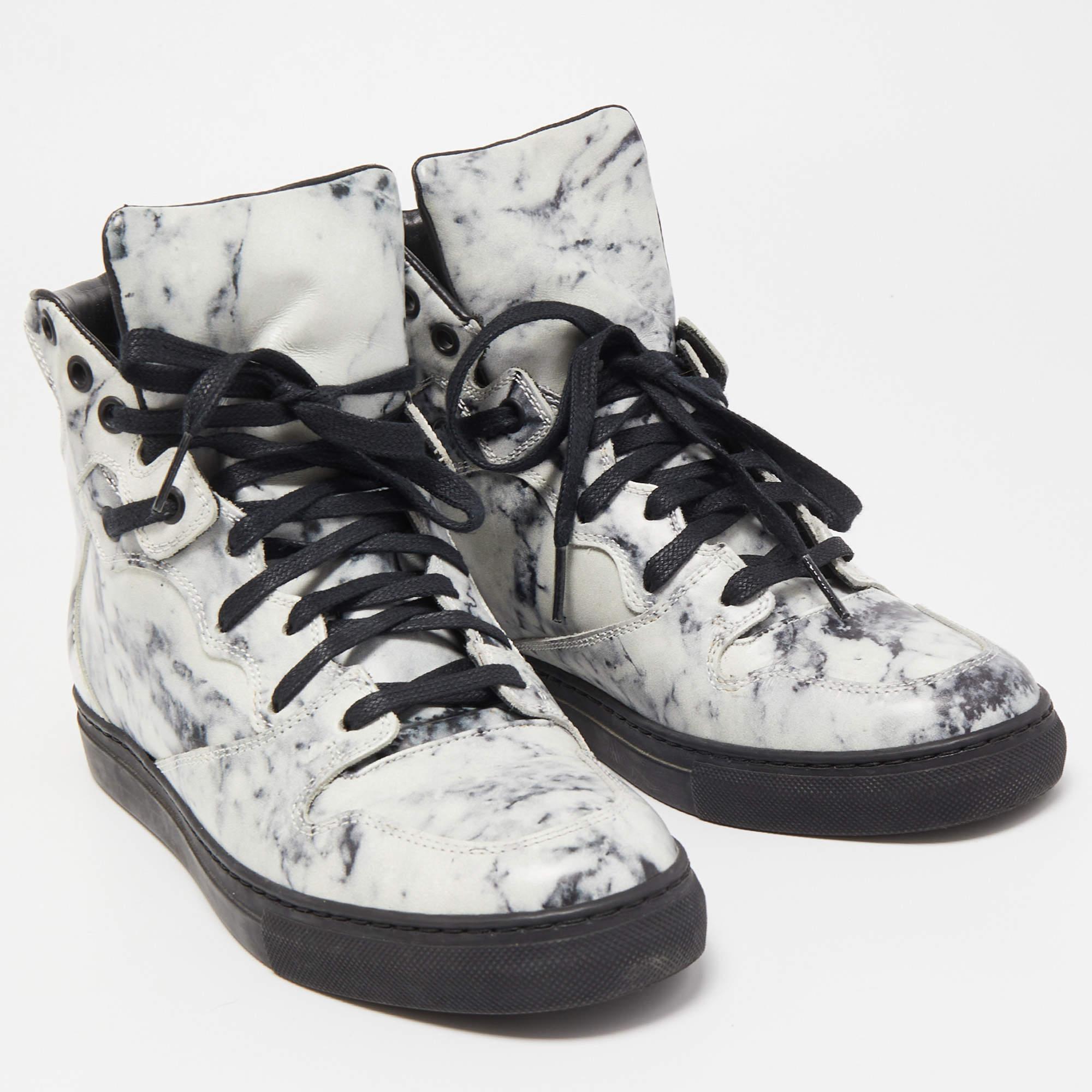 Balenciaga Grey/Black Leather High Top Sneakers Size 38 In Good Condition In Dubai, Al Qouz 2