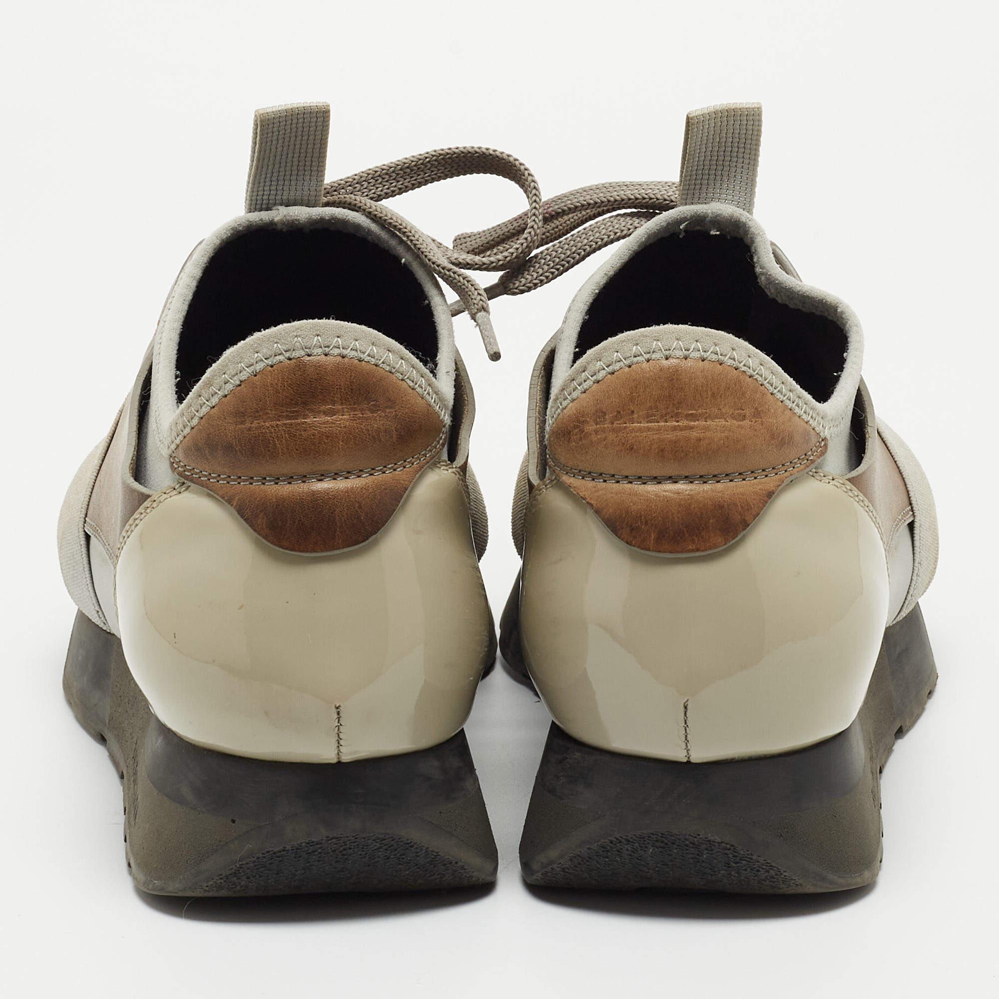 Balenciaga Grey/Brown Leather and Mesh Race Runner Sneakers Size 37 en vente 2