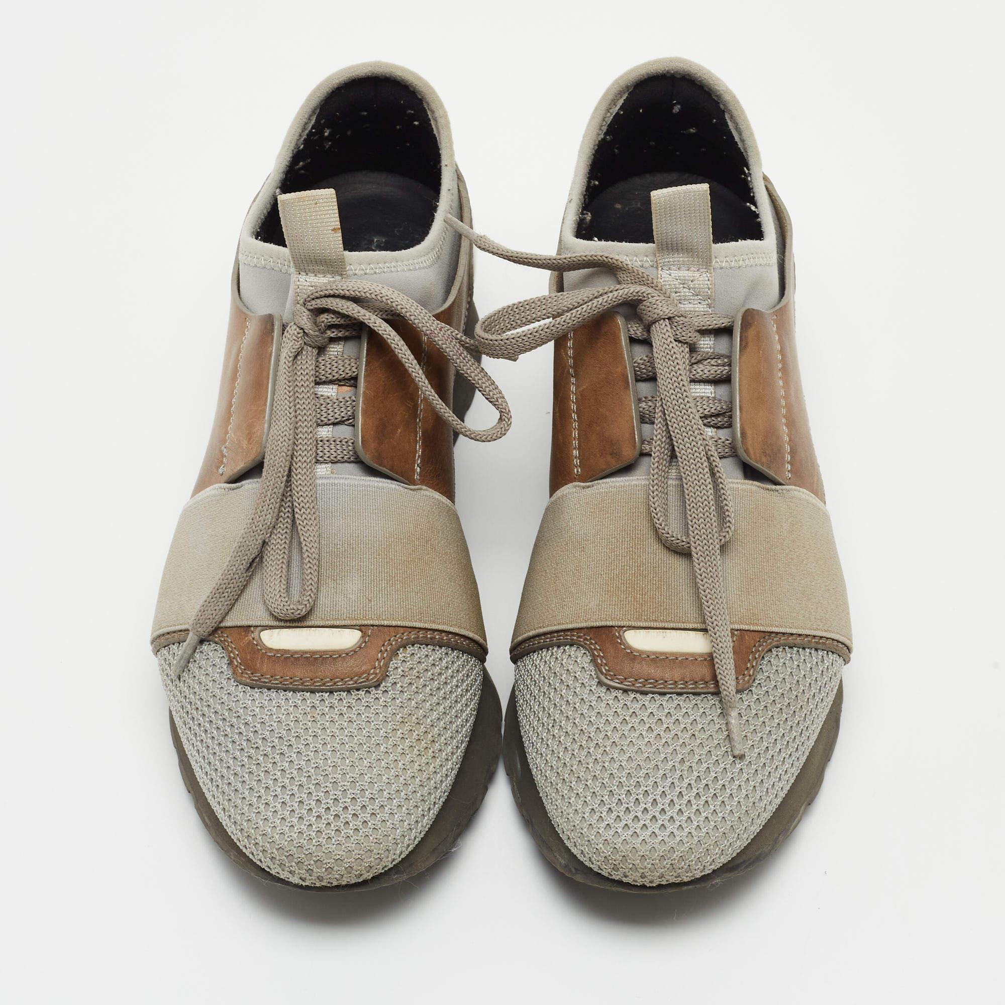 Balenciaga Grey/Brown Leather and Mesh Race Runner Sneakers Size 37 en vente 3