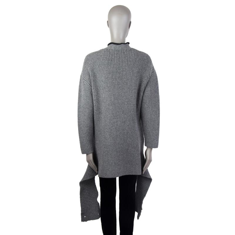 BALENCIAGA - Cardigan en maille de cachemire gris avec empiècement façon trapèze, taille 36 XS Excellent état - En vente à Zürich, CH