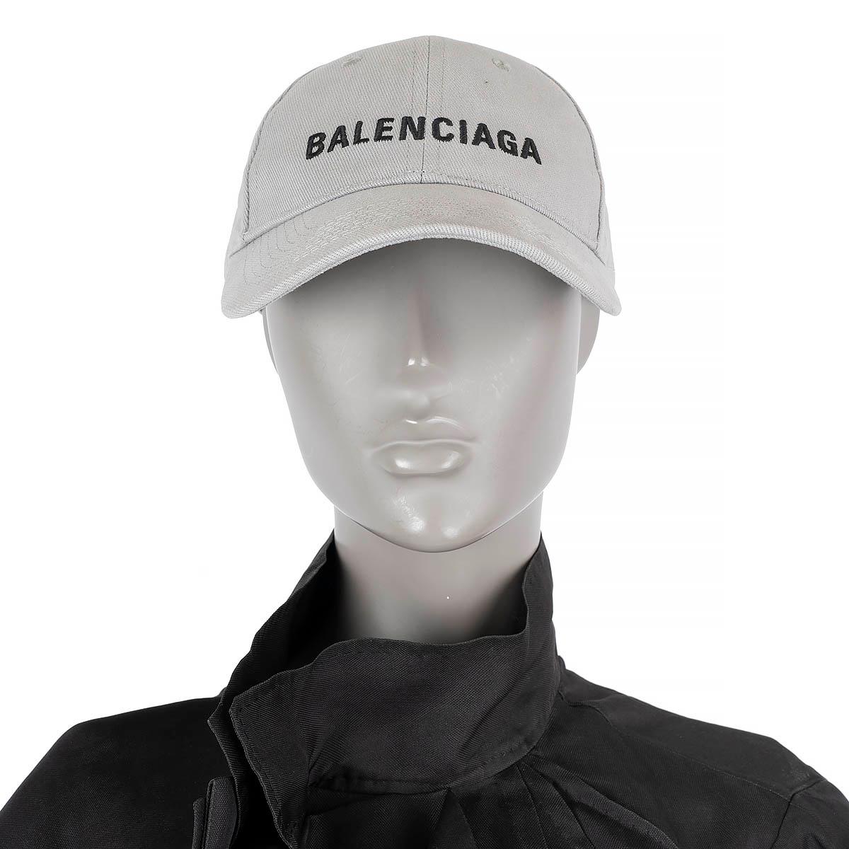 100% authentische Balenciaga Logo Baseballkappe aus hellgrauer Baumwolle. Wurde getragen und ist in ausgezeichnetem Zustand.

Messungen
Tag Größe	L/59
Innenumfang	56cm (21.8in)

Alle unsere Angebote umfassen nur den aufgeführten Artikel, sofern in