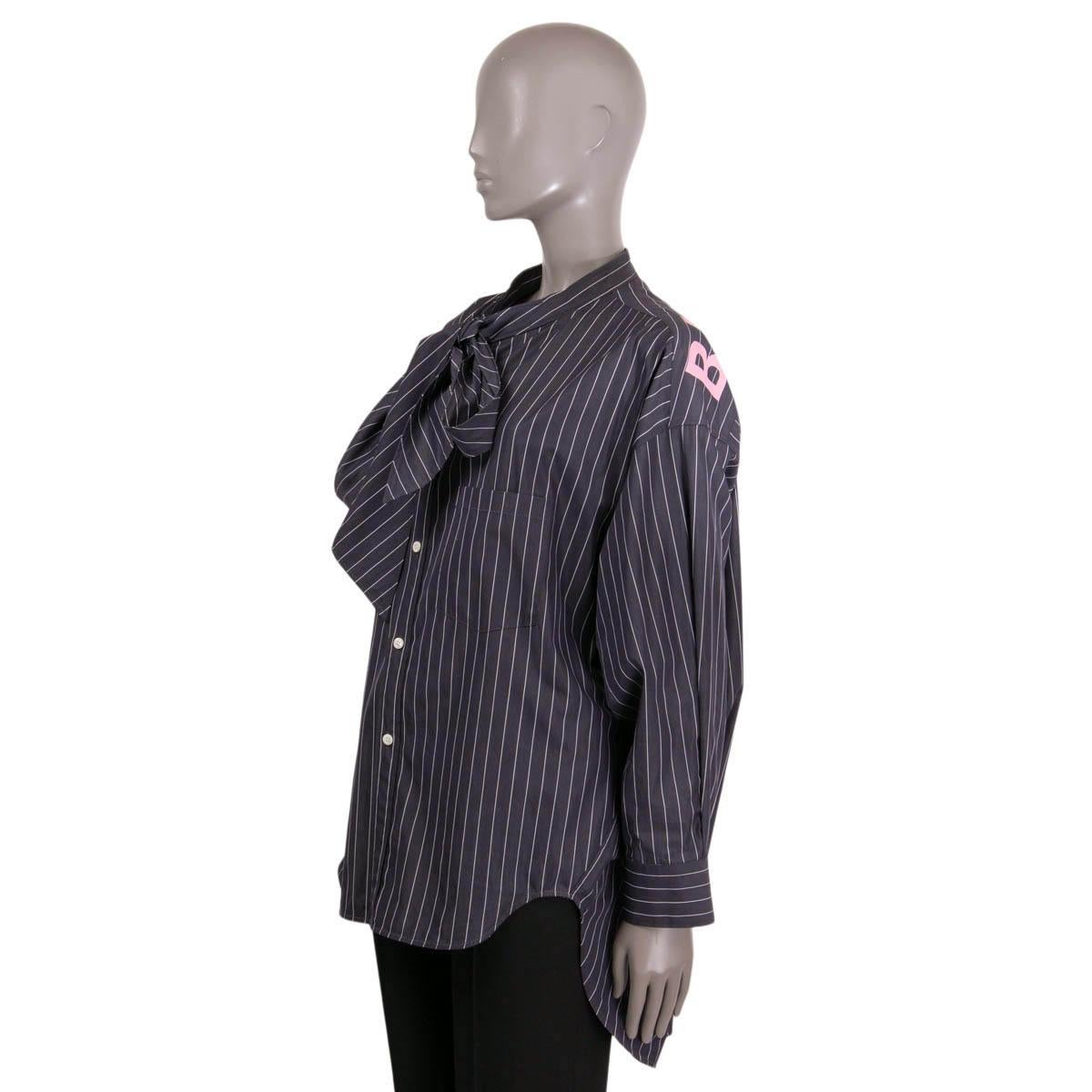 BALENCIAGA grey cotton NEW SWING STRIPED PUSSY BOW Blouse Shirt 42 L In Excellent Condition For Sale In Zürich, CH