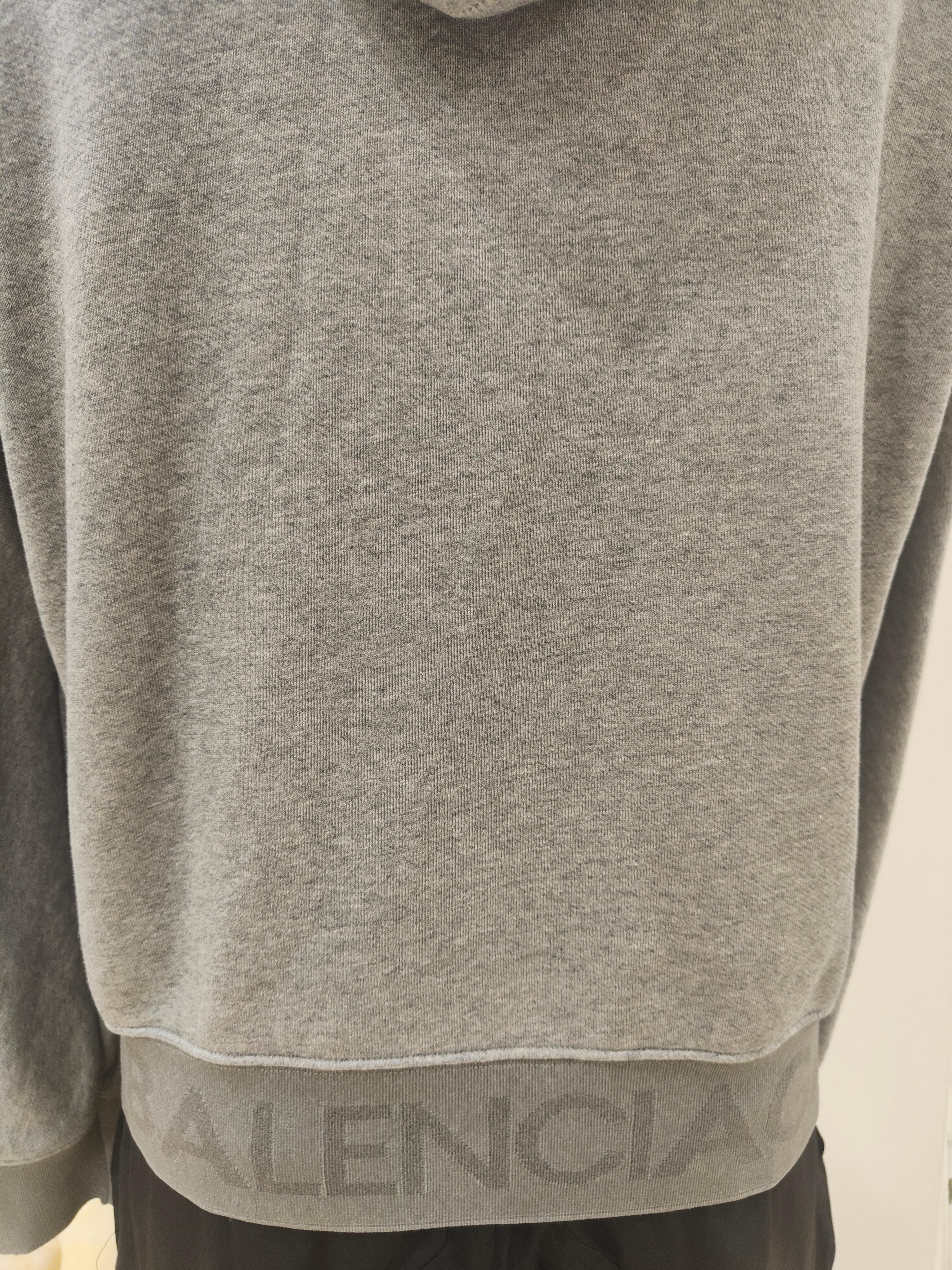 Women's or Men's Balenciaga grey cotton sweater For Sale
