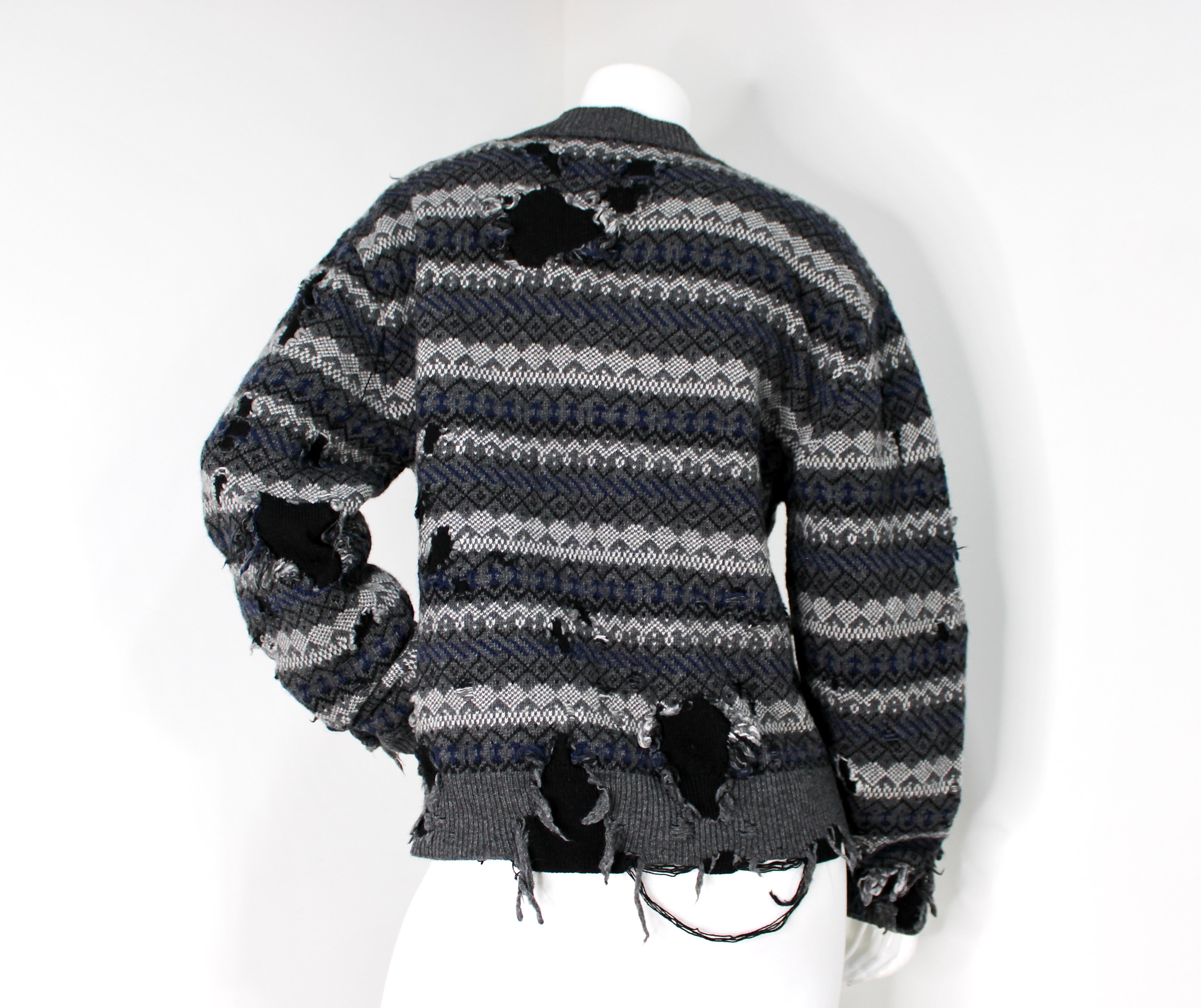 Balenciaga Grey Destroyed Fair Isle Virgin Wool Blend Sweater (Pull en laine vierge) en vente 2