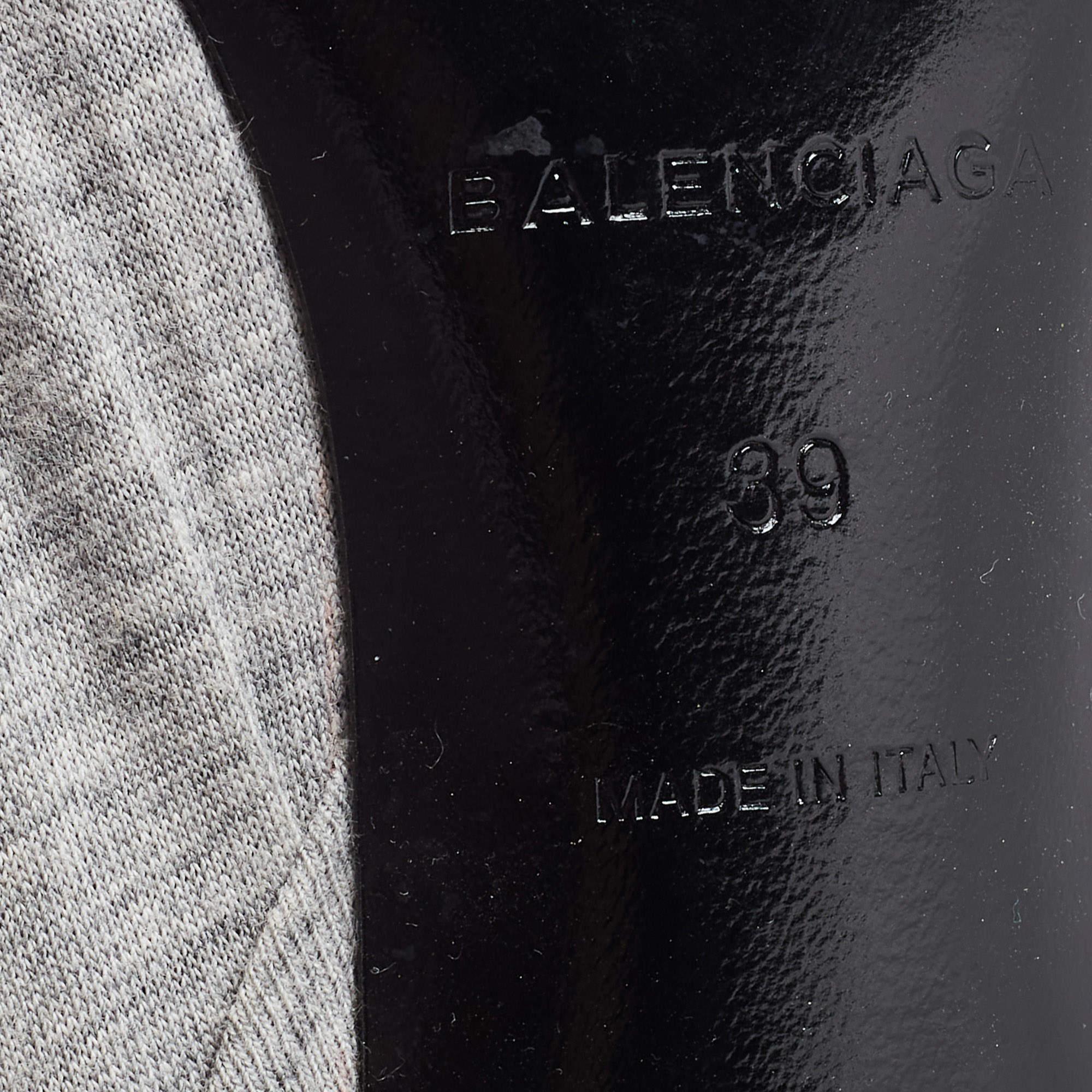 Balenciaga Grey Fabric Knife Pointed Toe Pumps Size 39 In Good Condition In Dubai, Al Qouz 2