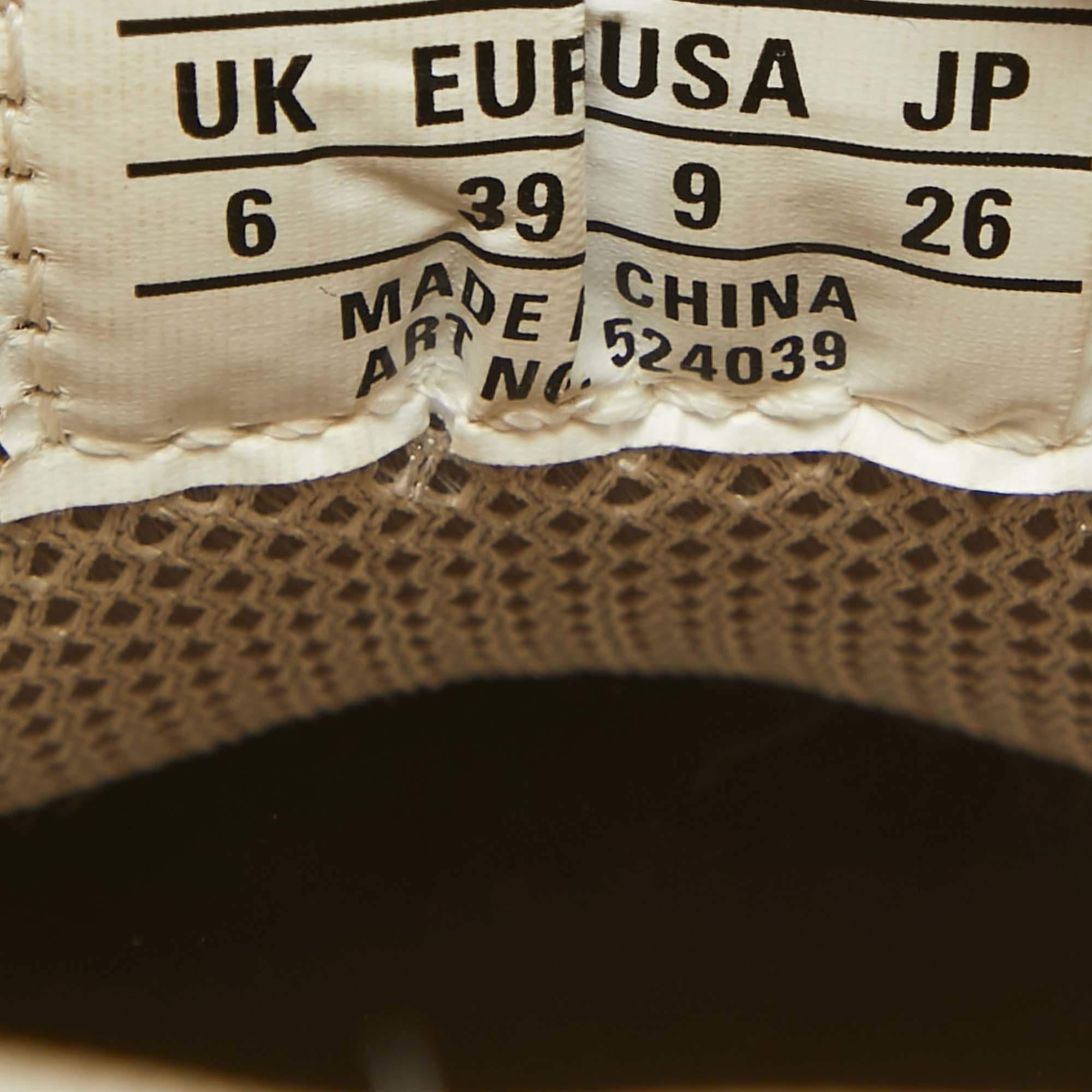 Baskets Triple S grises Balenciaga en simili cuir et maille, taille 39 Unisexe en vente