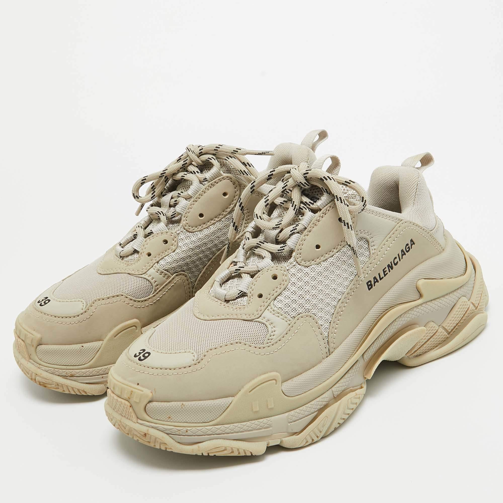 Balenciaga Grey Faux Leather and Mesh Triple S Sneakers Size 39 For Sale 3