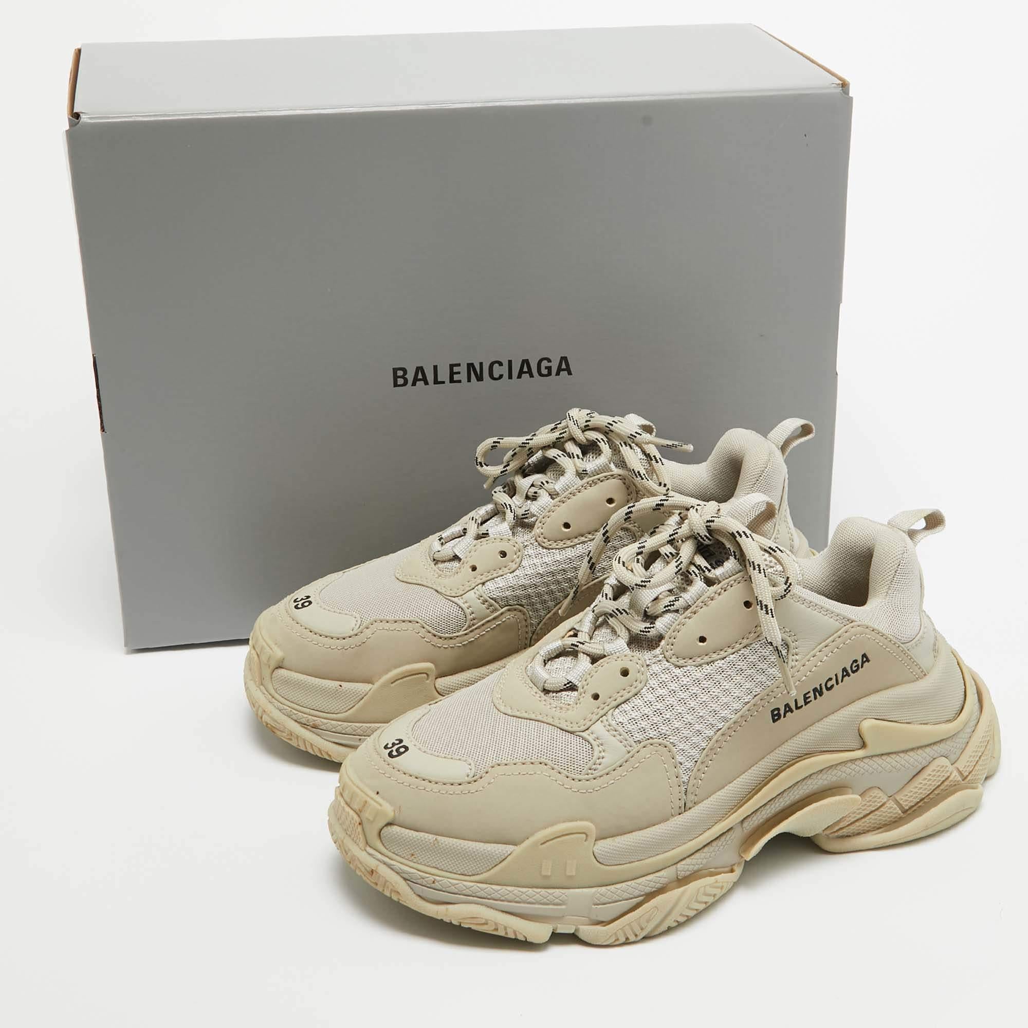 Balenciaga Grey Faux Leather and Mesh Triple S Sneakers Size 39 For Sale 5