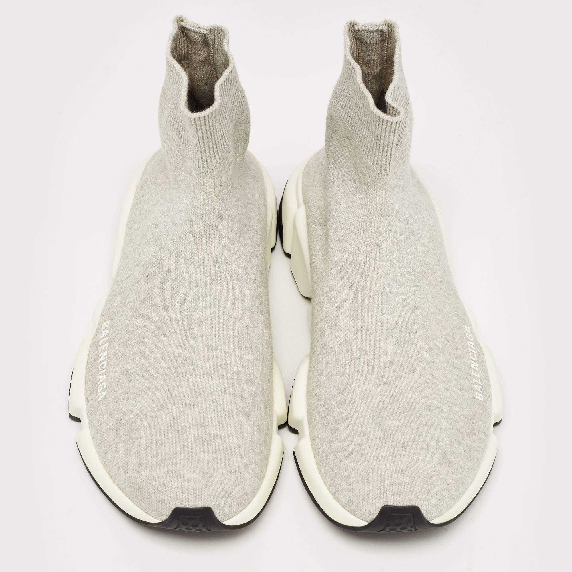 Balenciaga Grey Knit Fabric Speed Trainer Sneakers Size 41 In Excellent Condition For Sale In Dubai, Al Qouz 2