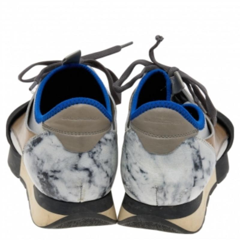 Baskets de course Balenciaga en cuir et daim gris, taille 39 État moyen - En vente à Dubai, Al Qouz 2