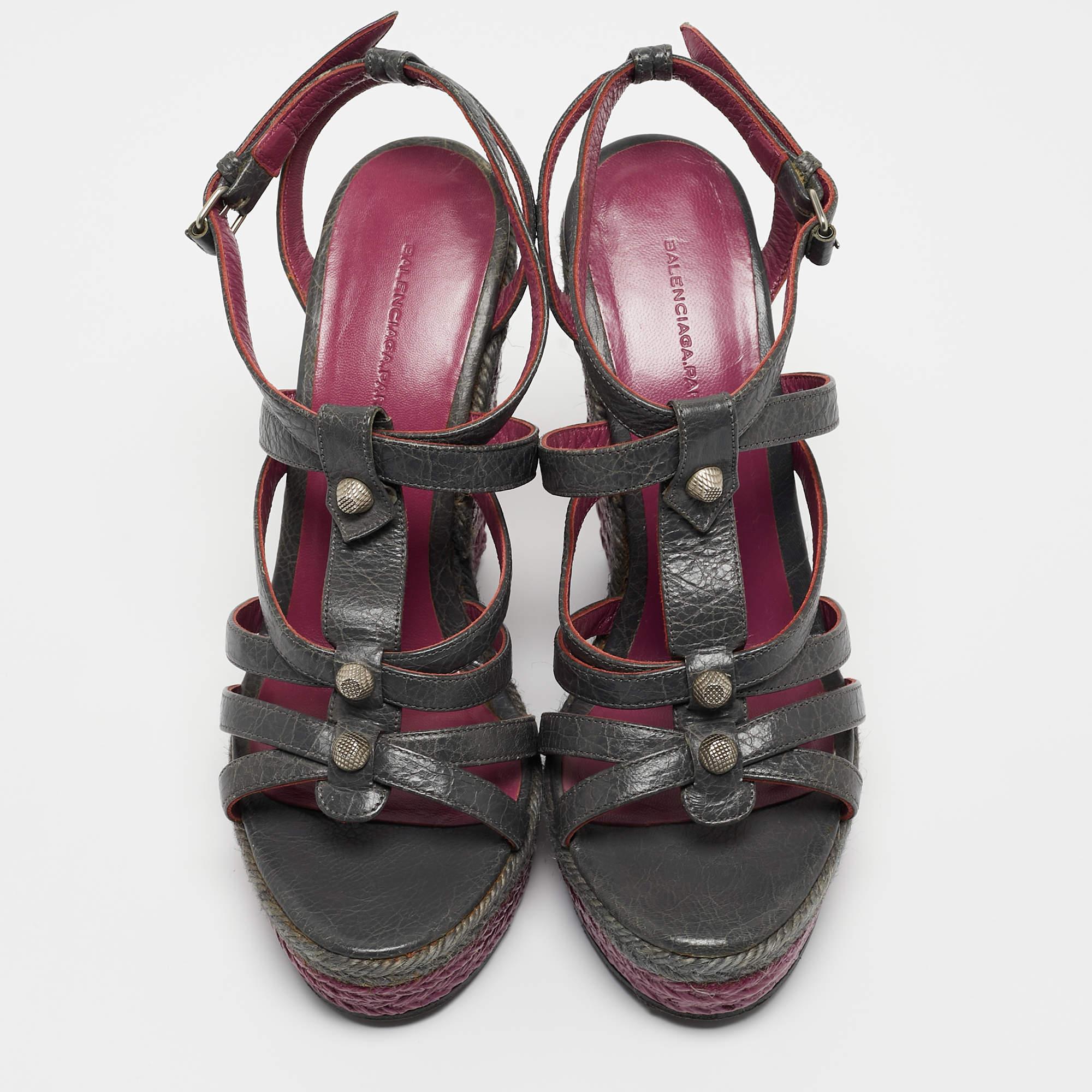 Nero Balenciaga Sandali con zeppa in pelle grigia taglia 38 in vendita