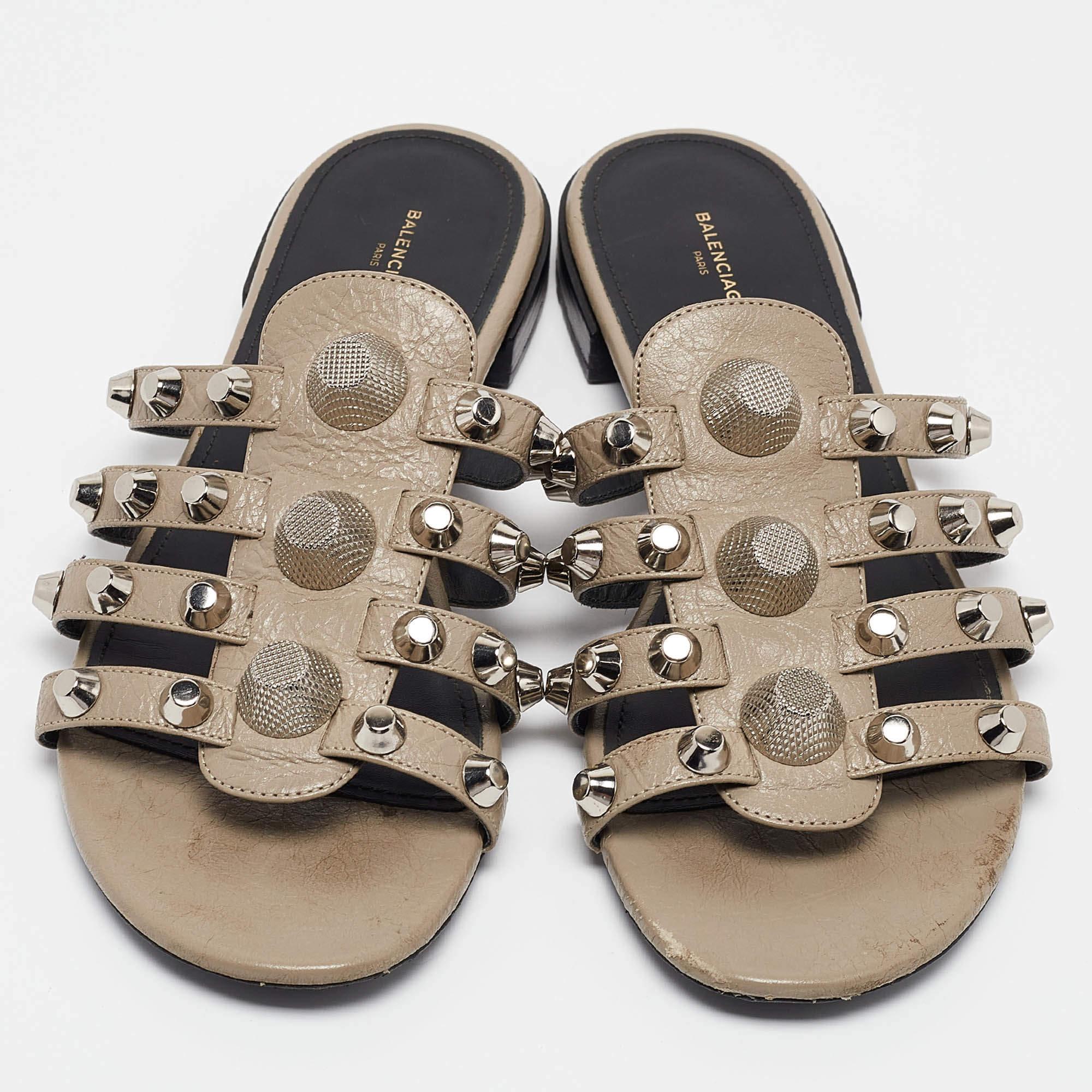 Gray Balenciaga Grey Leather Arena Flat Sandals Size 39.5 For Sale