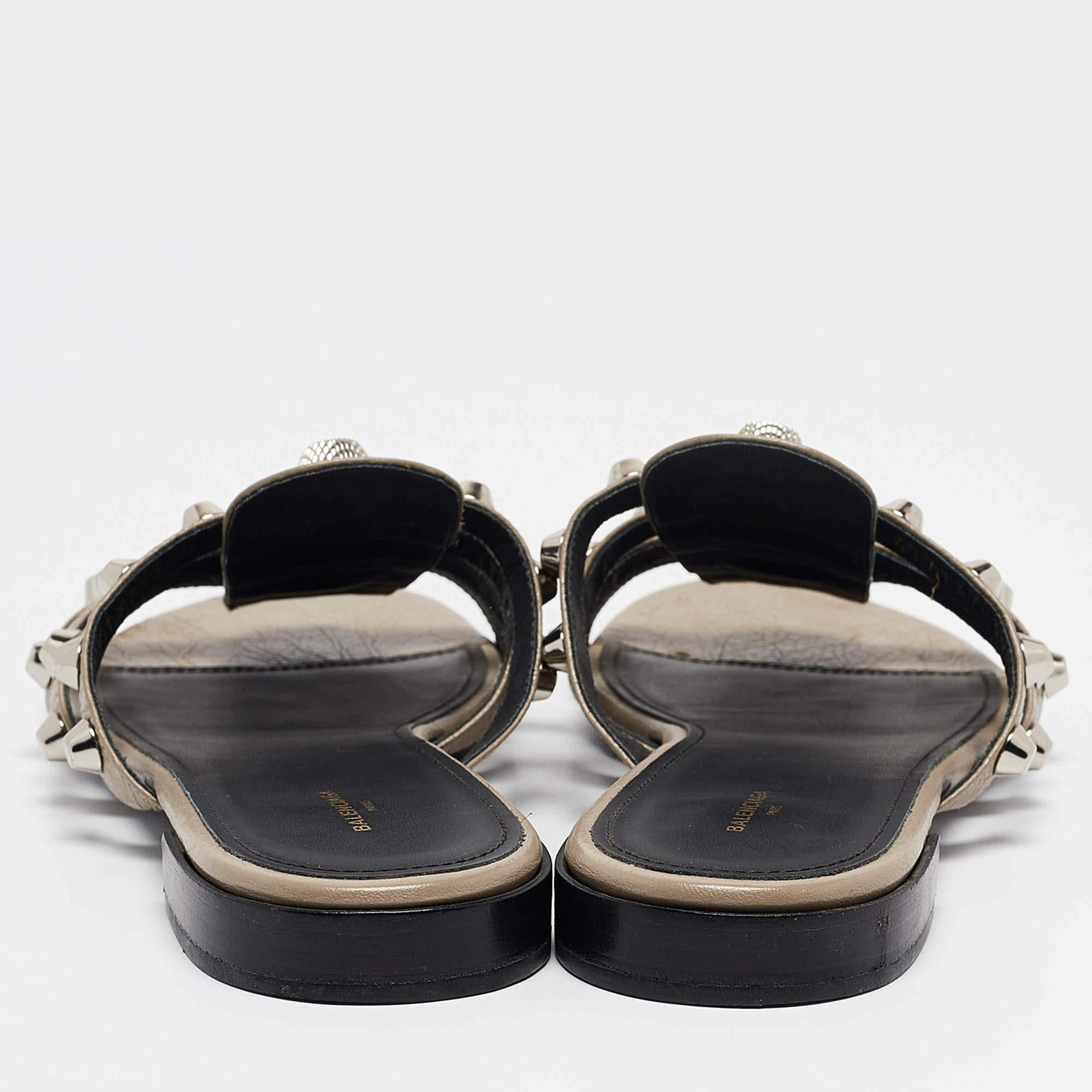 Women's Balenciaga Grey Leather Arena Flat Sandals Size 39.5 For Sale