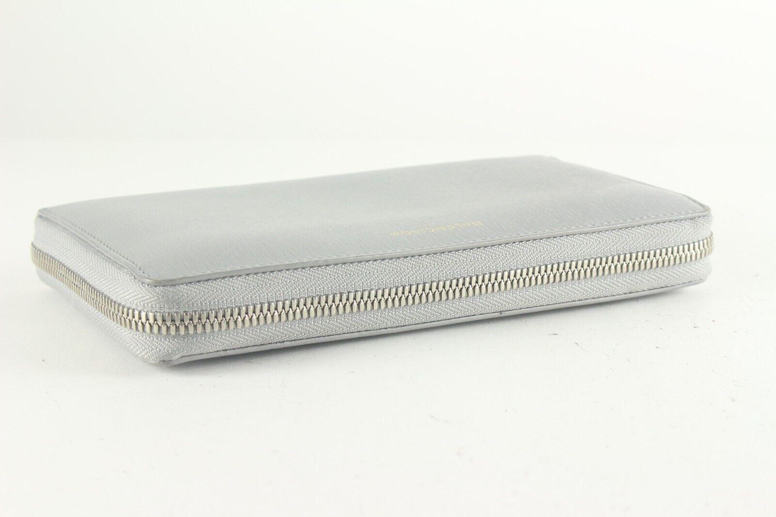 Balenciaga Portafoglio con zip in pelle grigia 1BAL726K In condizioni buone in vendita a Dix hills, NY