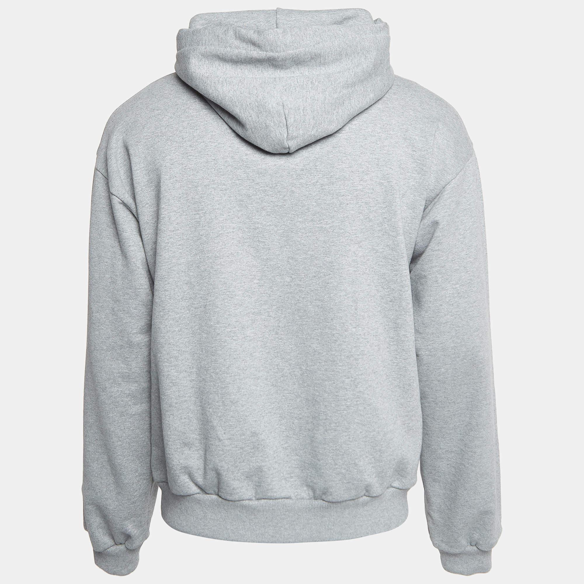 Discover the epitome of cozy chic with this Balenciaga men's sweatshirt. Crafted for both warmth and style, it combines comfort with fashion-forward detailing, making it your go-to choice for casual sophistication.

Includes: Brand Tag