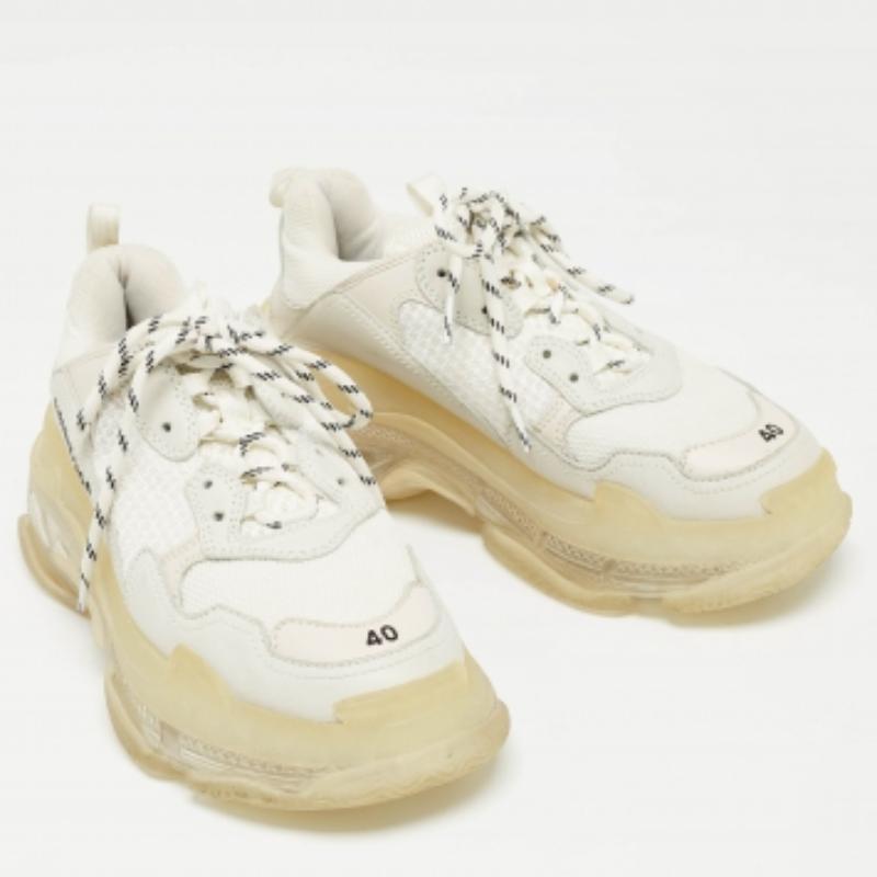 Balenciaga - Maglia grigia e  Sneakers Triple S in ecopelle taglia 40 in vendita 2