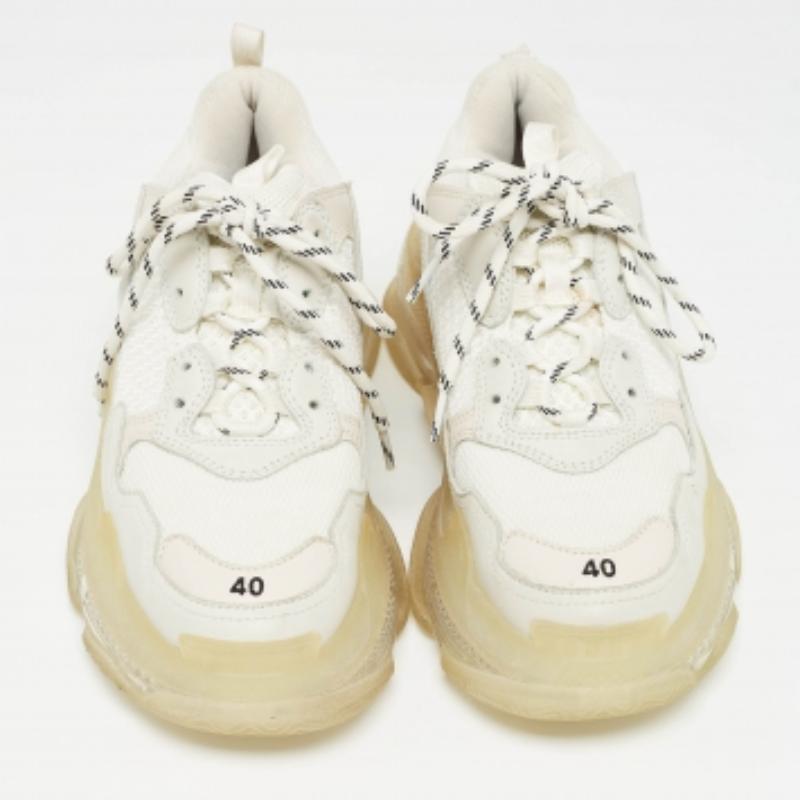 Balenciaga - Maglia grigia e  Sneakers Triple S in ecopelle taglia 40 in vendita 3