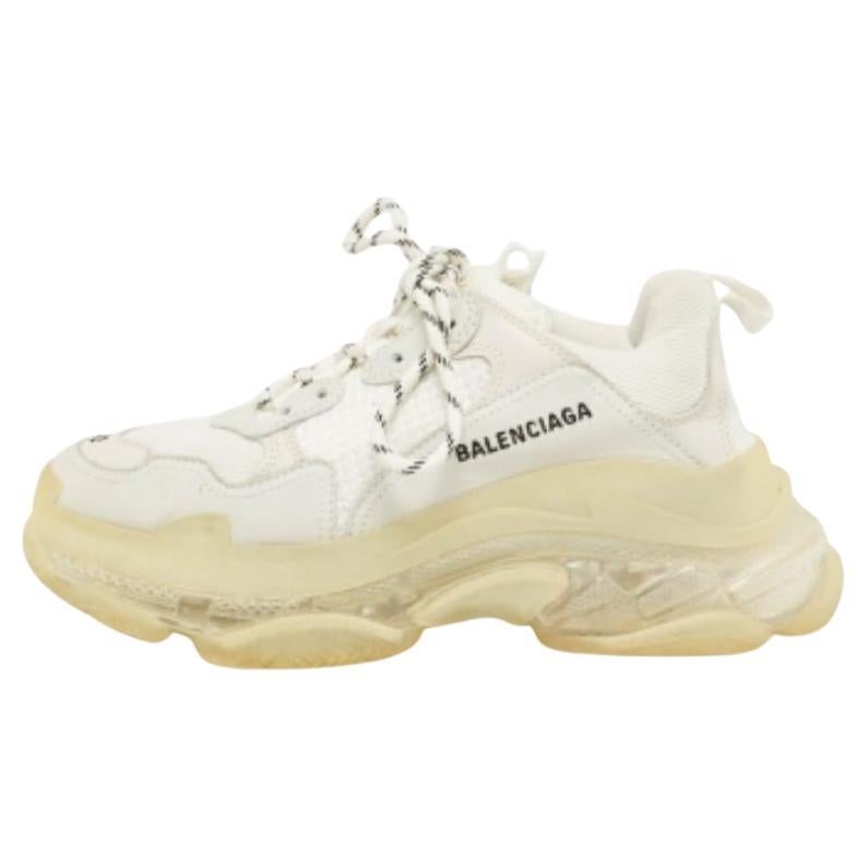 Balenciaga - Maglia grigia e  Sneakers Triple S in ecopelle taglia 40 in vendita