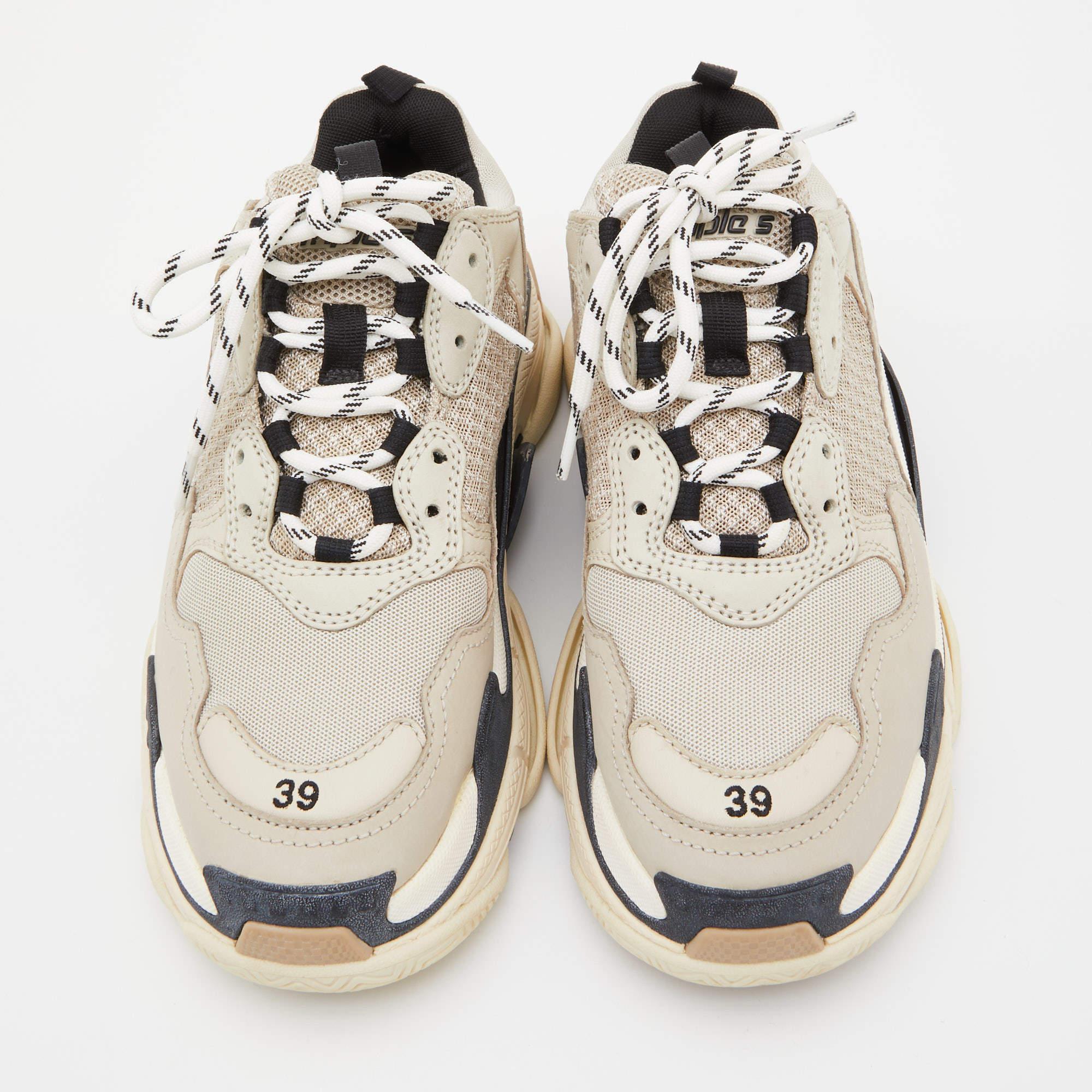 One of the finest pairs of sneakers to own today is the Triple S from Balenciaga. Crafted in a mix of materials, the shoes have branding details, lace-up closure, and stacked soles.

