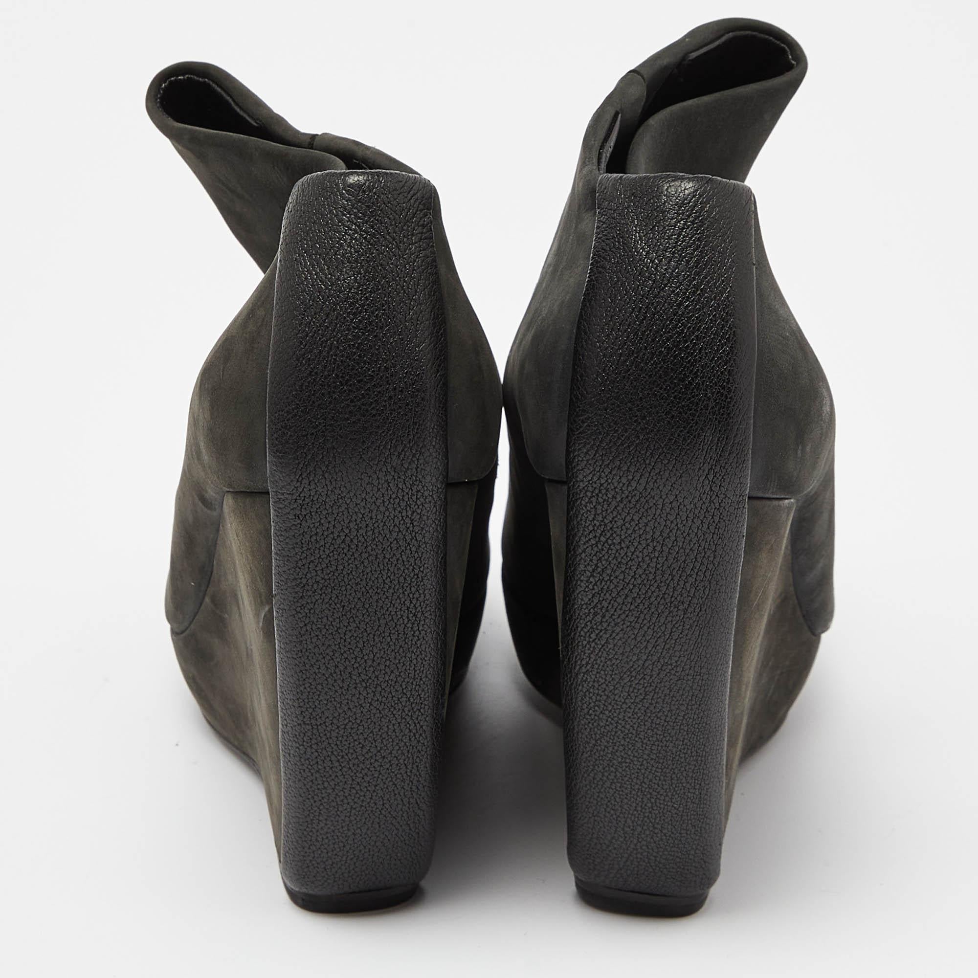 Women's Balenciaga Grey Nubuck Leather Wedge Platform Ankle Booties Size 39