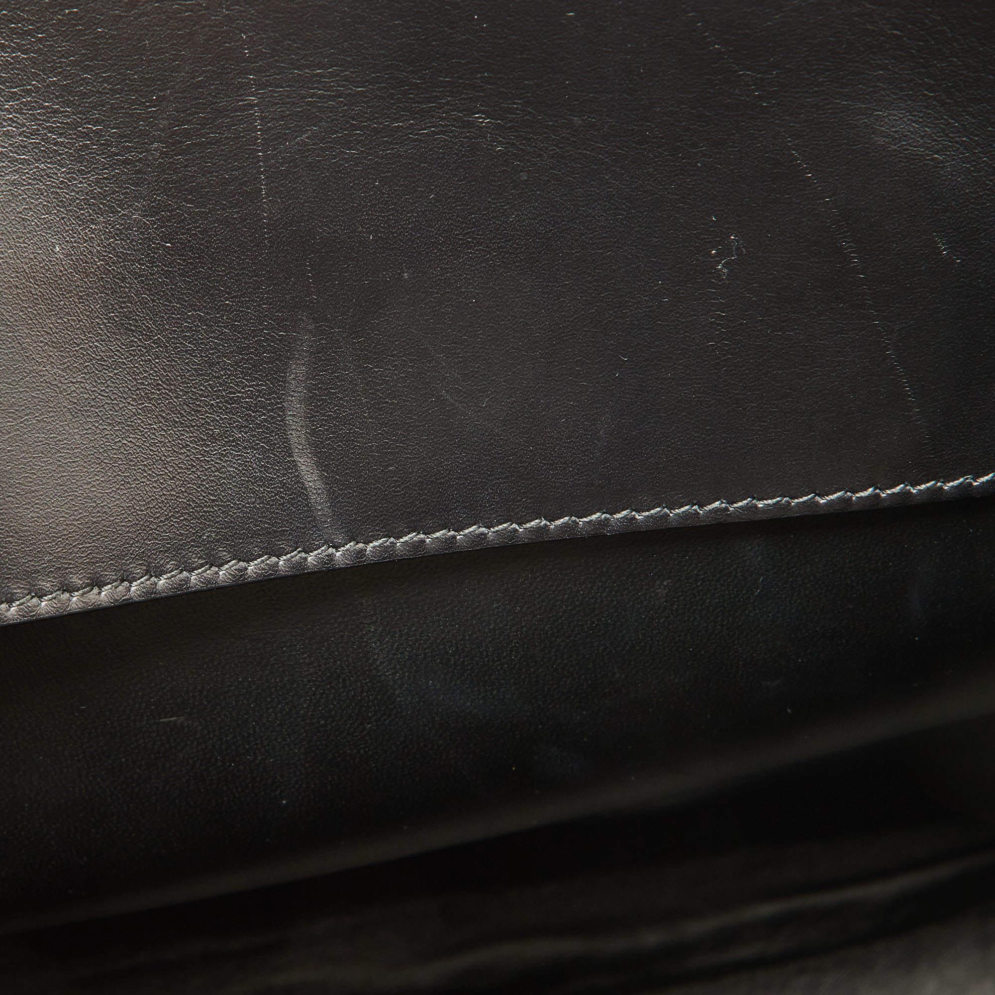 Balenciaga - Tote piccola in pelle verniciata grigia con cavo - è un'ottima scelta. in vendita 5