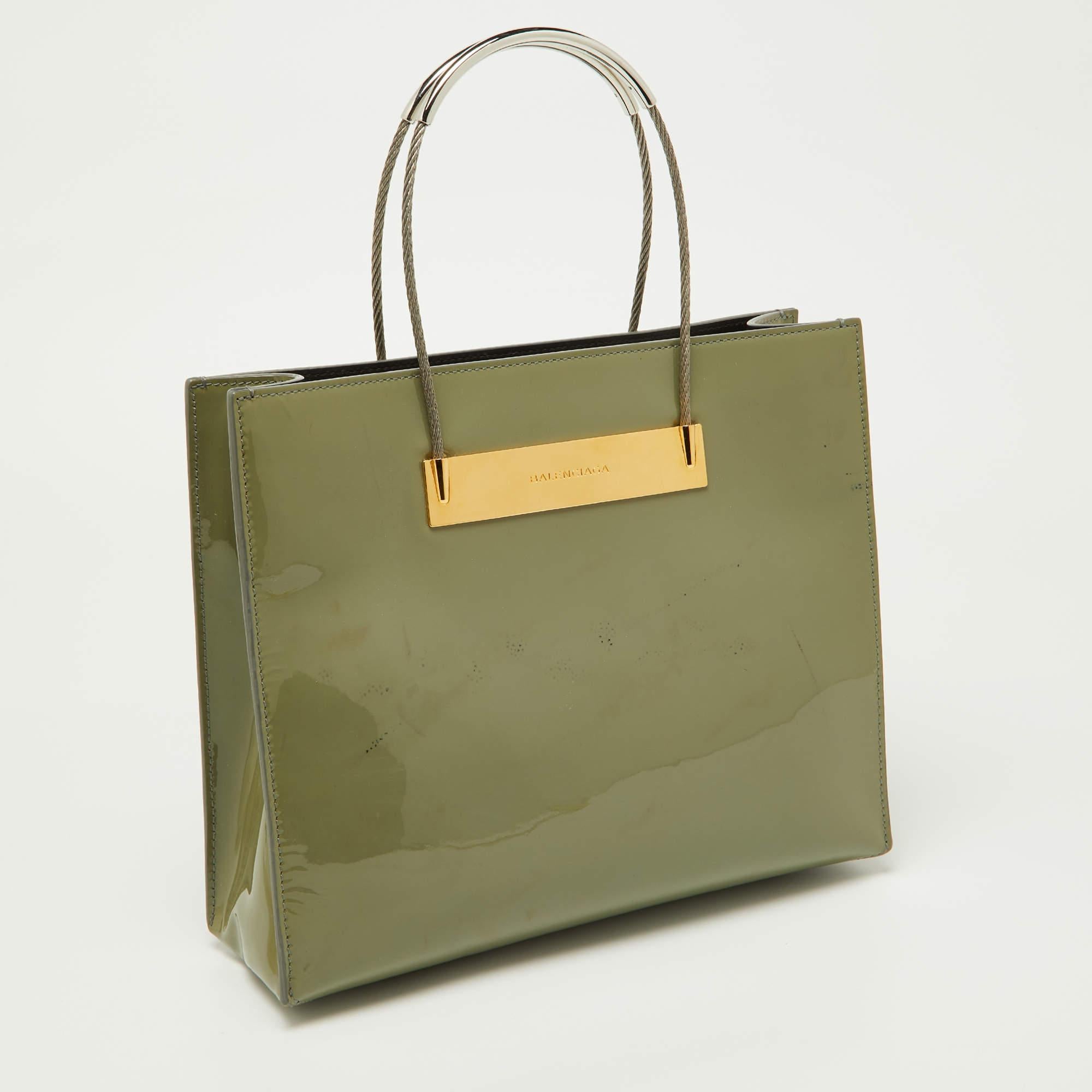 Marrone Balenciaga - Tote piccola in pelle verniciata grigia con cavo - è un'ottima scelta. in vendita