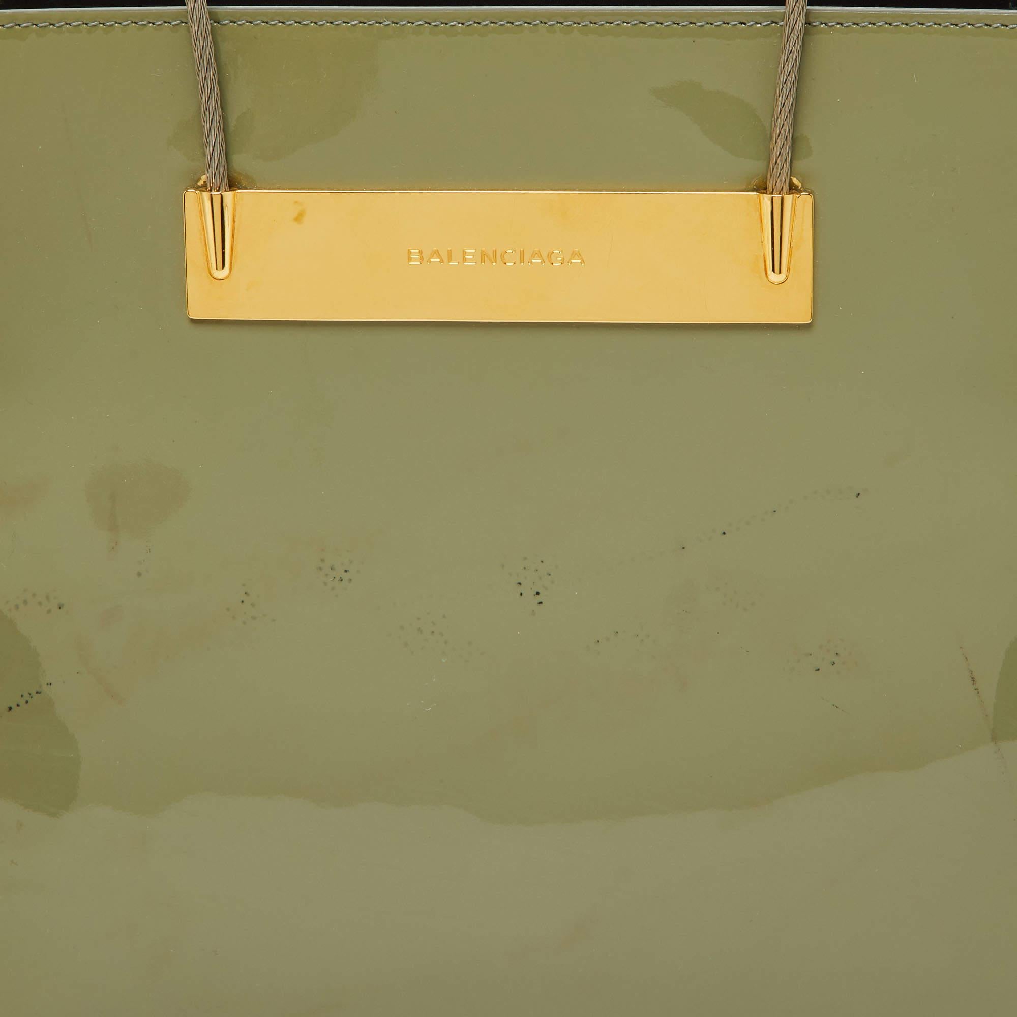 Donna Balenciaga - Tote piccola in pelle verniciata grigia con cavo - è un'ottima scelta. in vendita